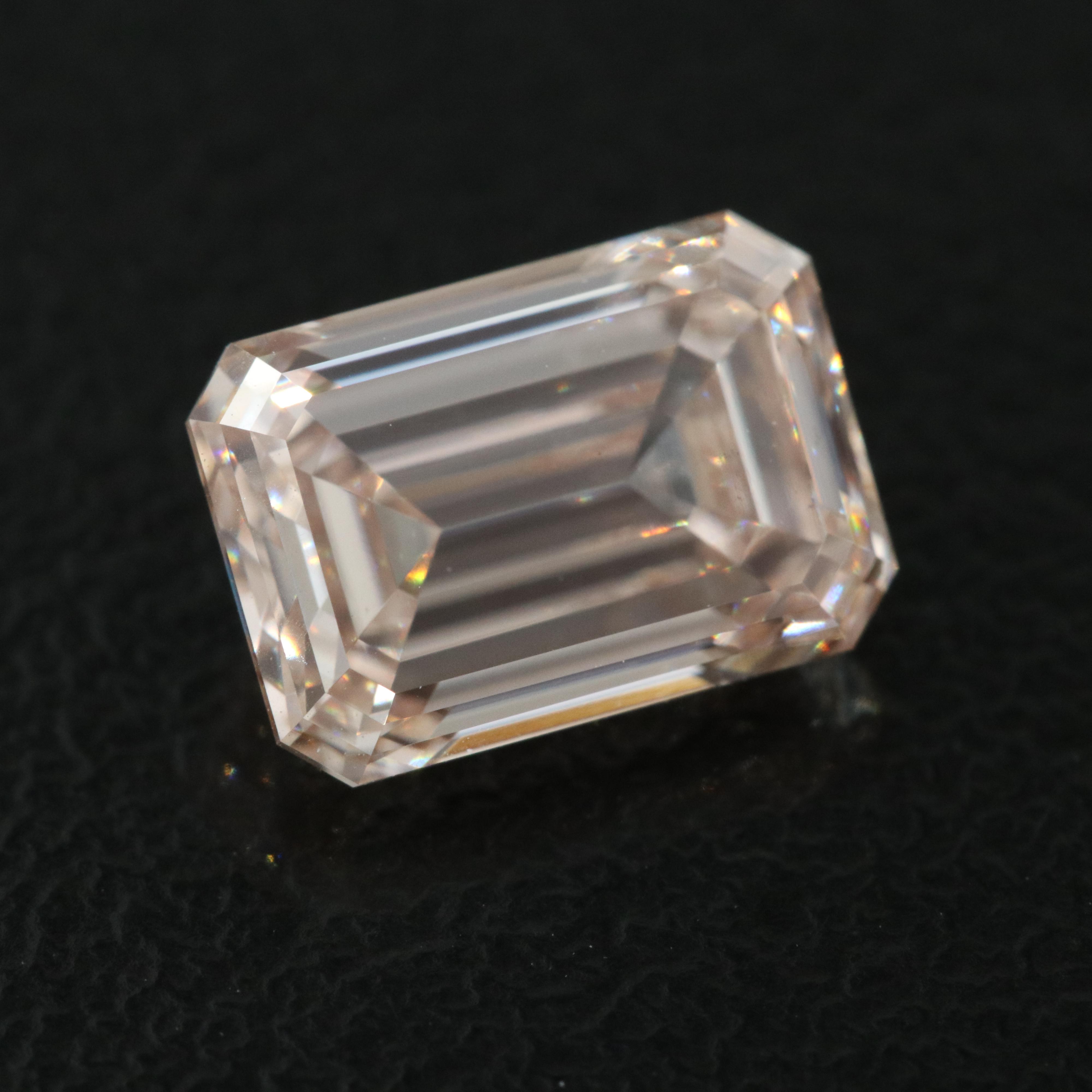 Loose 2.25 CT (Origin Undetermined) Fancy Pinkish Orange Diamond
