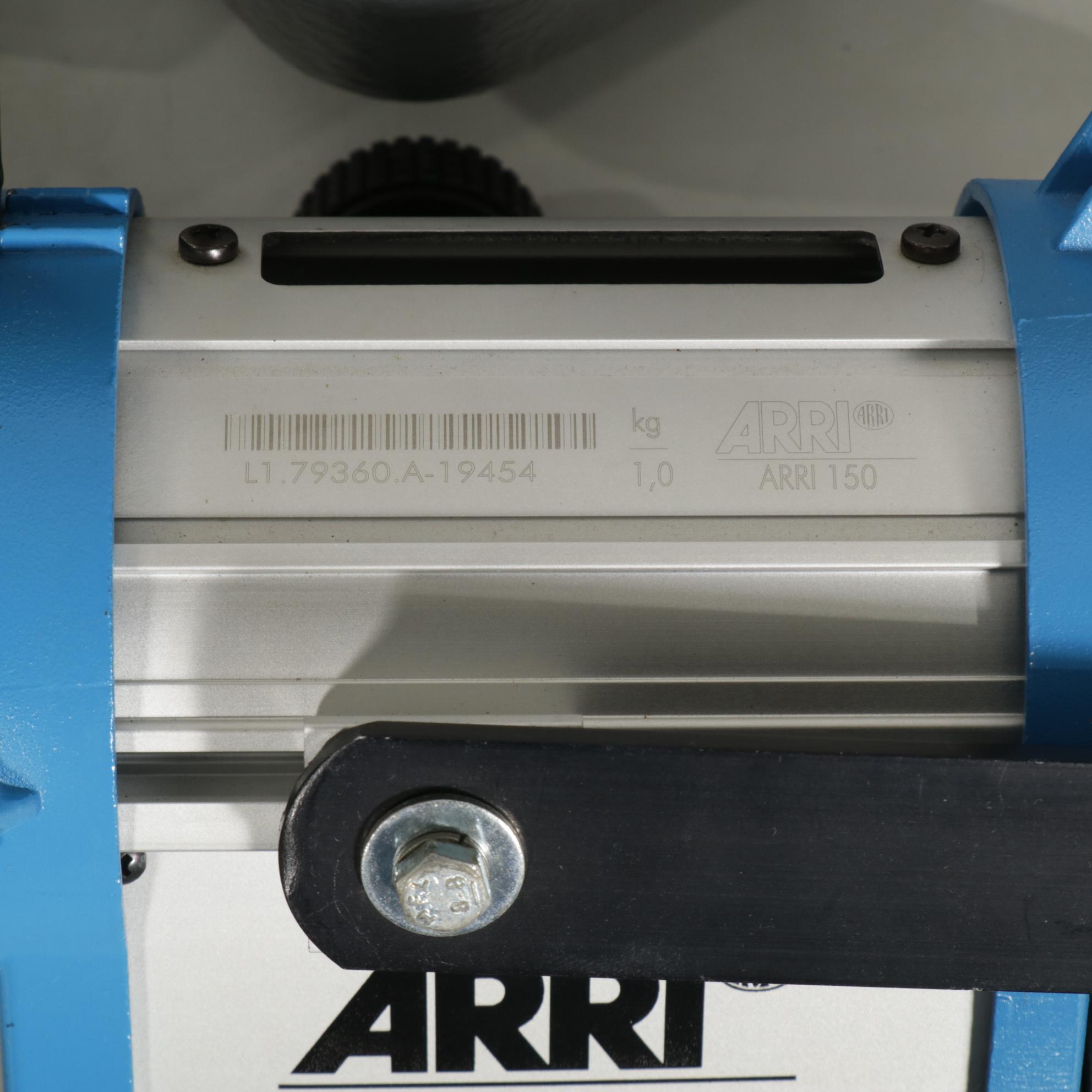 ARRI 150 Three-Light Kit with Lightstand and Reflector and Chimera Light Bank