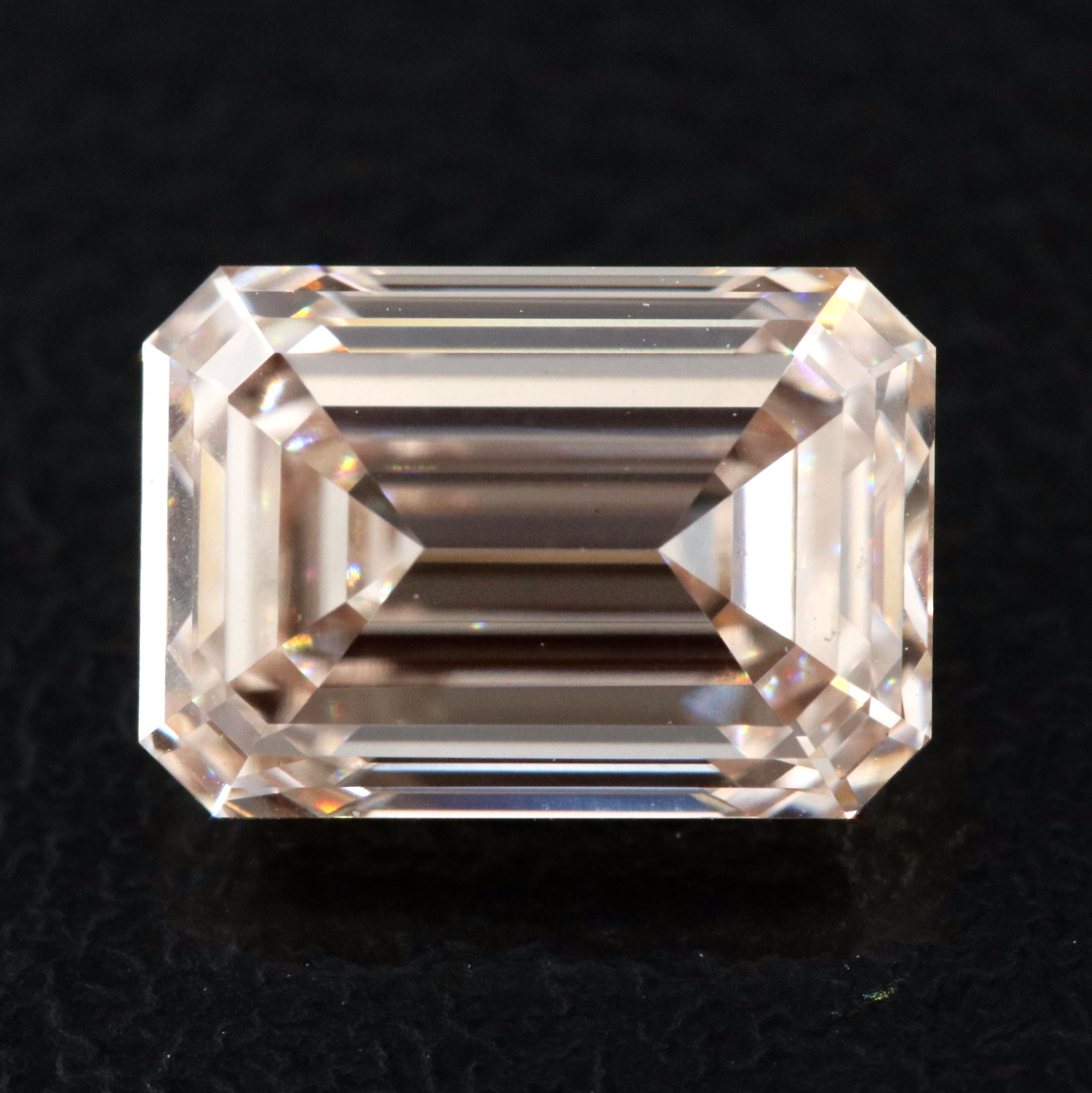 Loose 2.25 CT (Origin Undetermined) Fancy Pinkish Orange Diamond