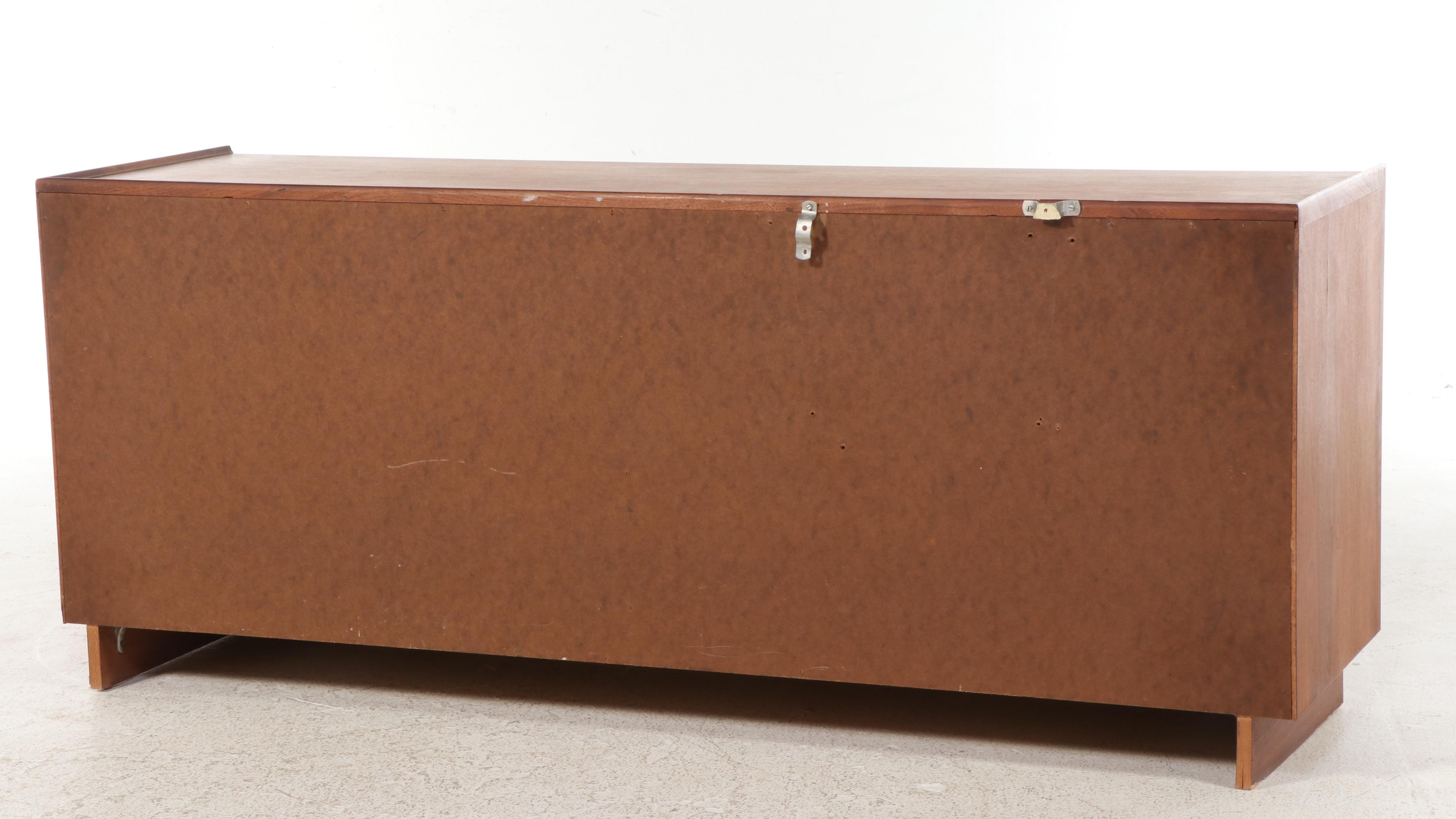 Mid Century Modern Walnut Finish Dresser with Mirror, 1970s-1980s