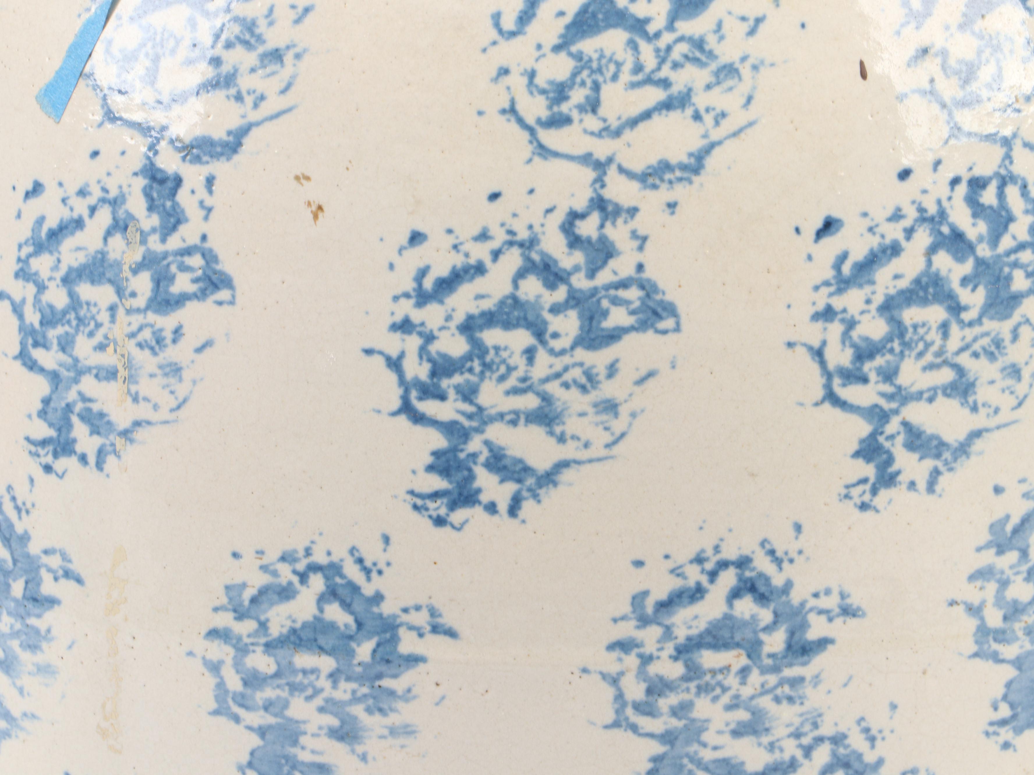 Spongeware 5 Gallon Beverage Dispenser & Dietz Kerosene Lantern