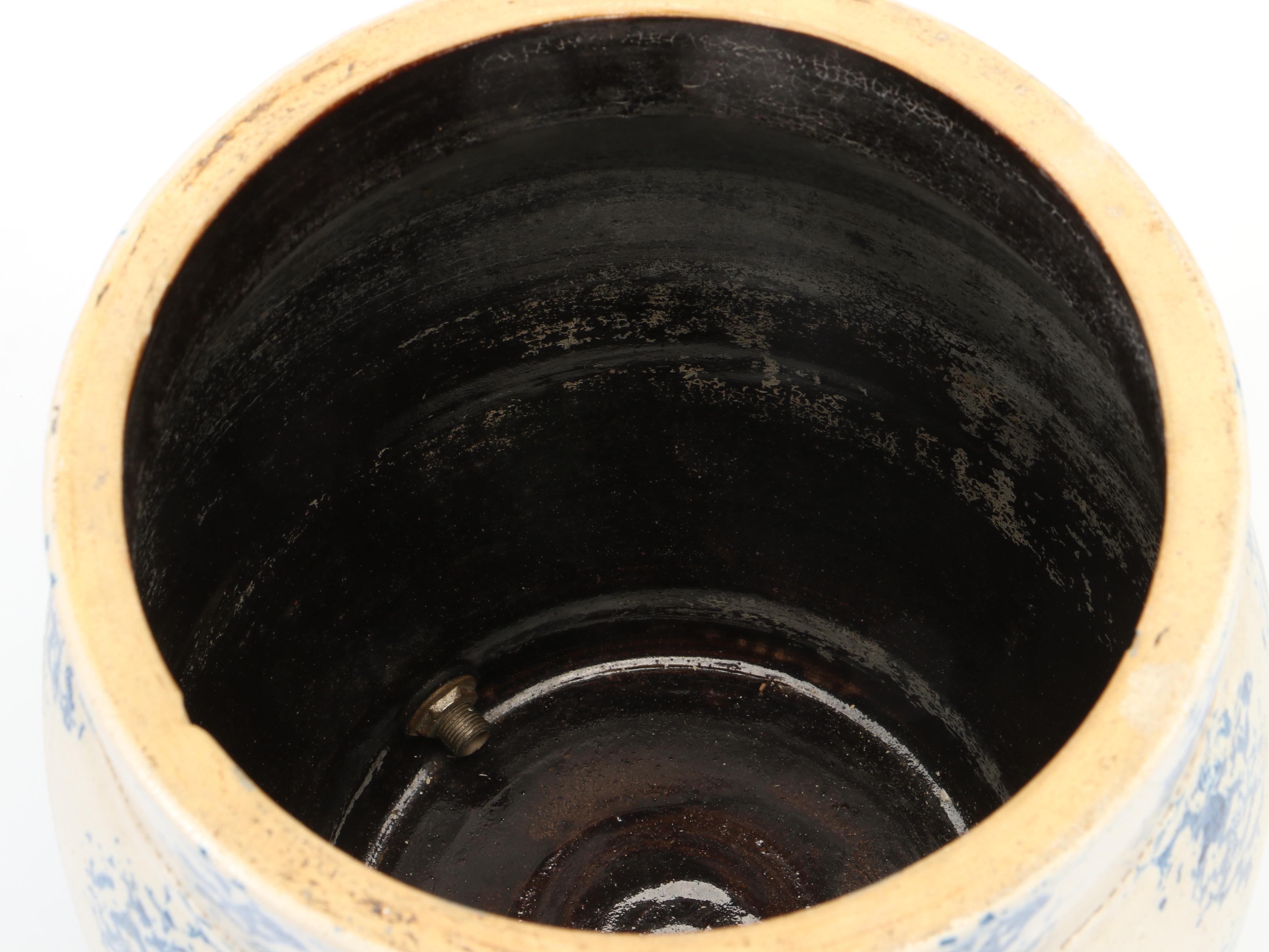 Spongeware 5 Gallon Beverage Dispenser & Dietz Kerosene Lantern