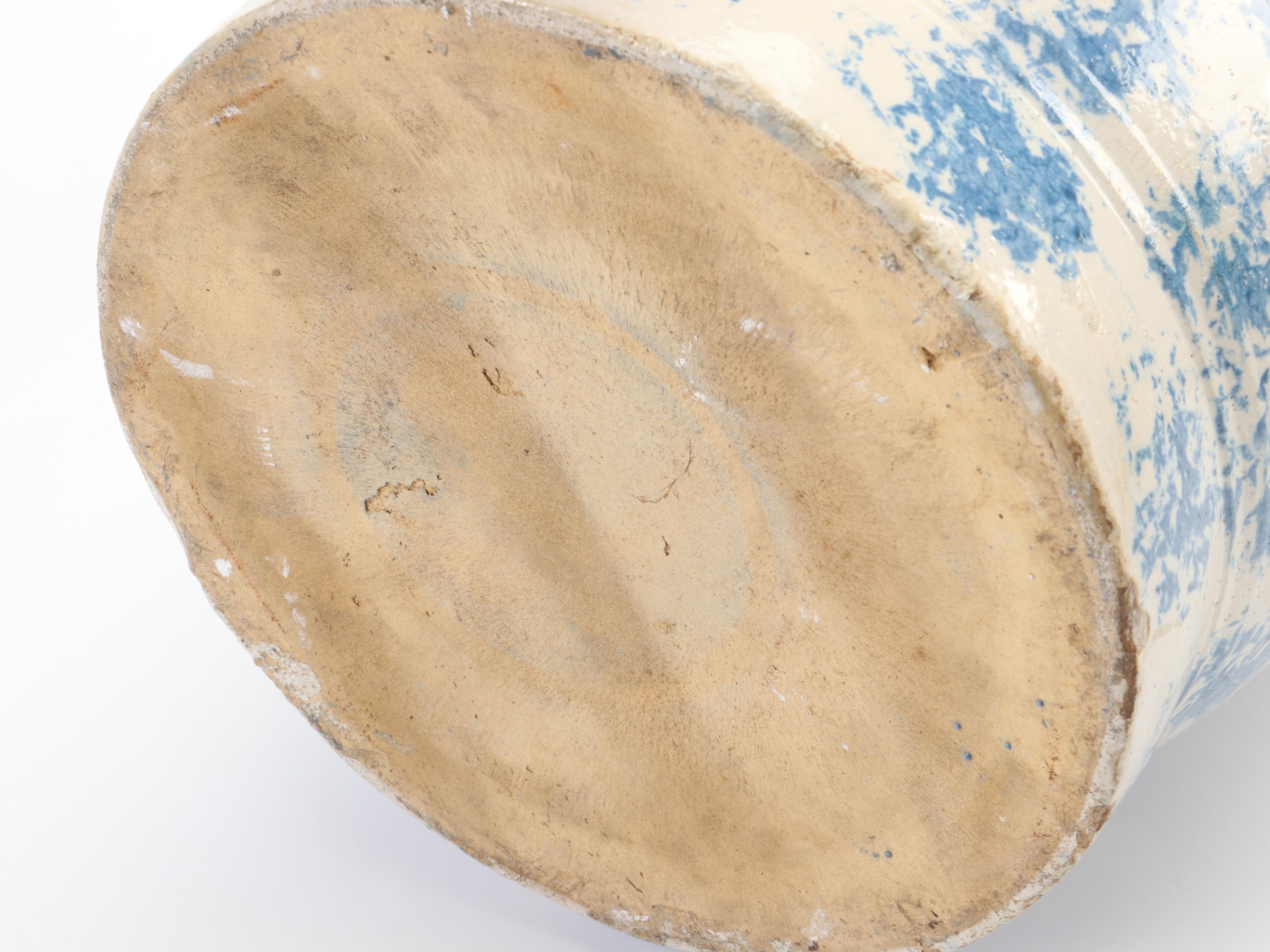 Spongeware 5 Gallon Beverage Dispenser & Dietz Kerosene Lantern