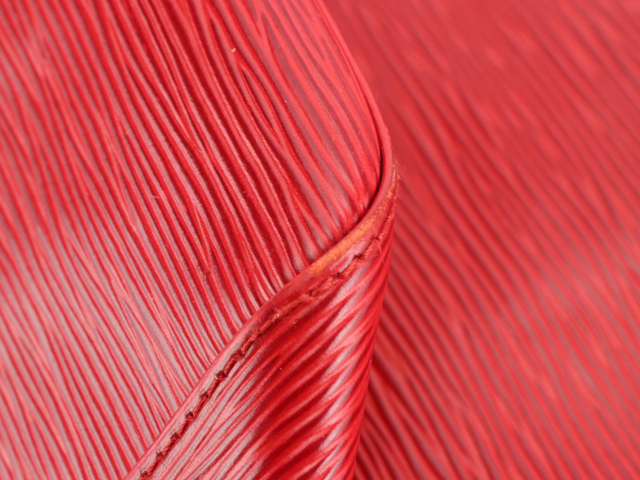 Louis Vuitton Petit Noé Bag in Castilian Red Epi and Smooth Leather