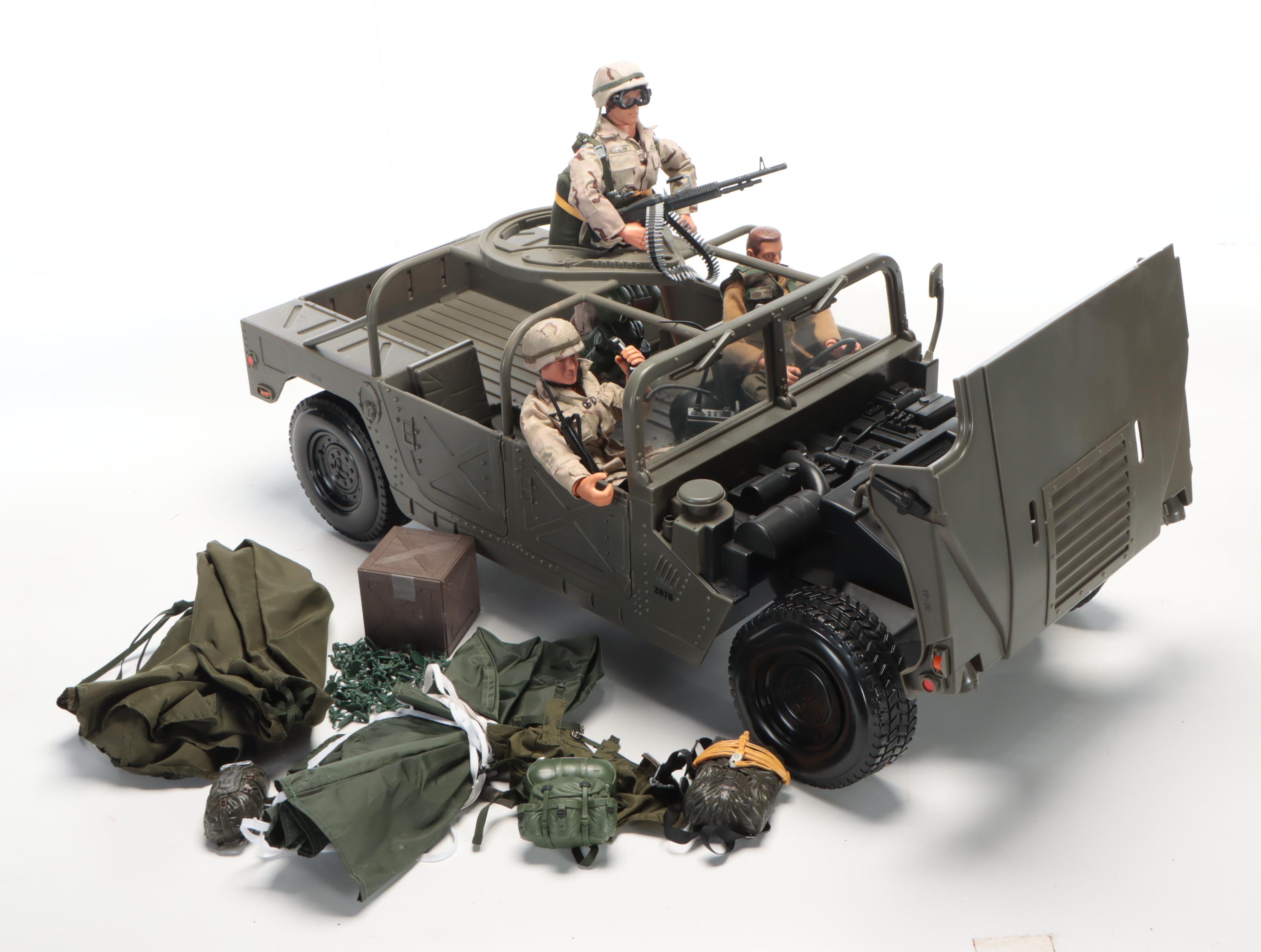 Hasbro G.I. Joe Desert Light Strike Vehicle with Action Figures and Other Tank