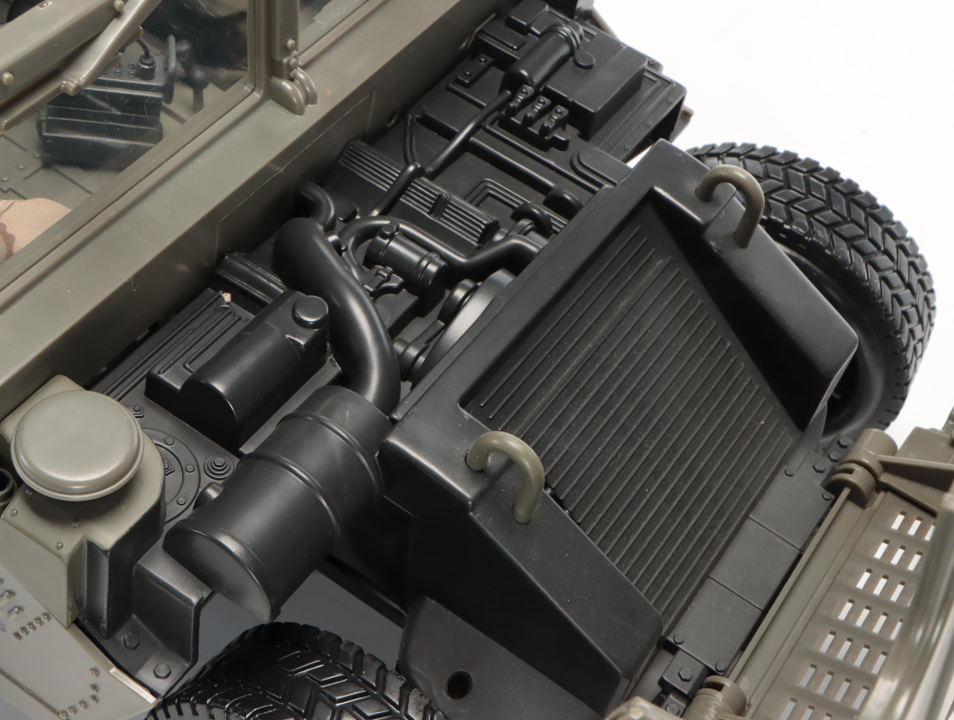 Hasbro G.I. Joe Desert Light Strike Vehicle with Action Figures and Other Tank