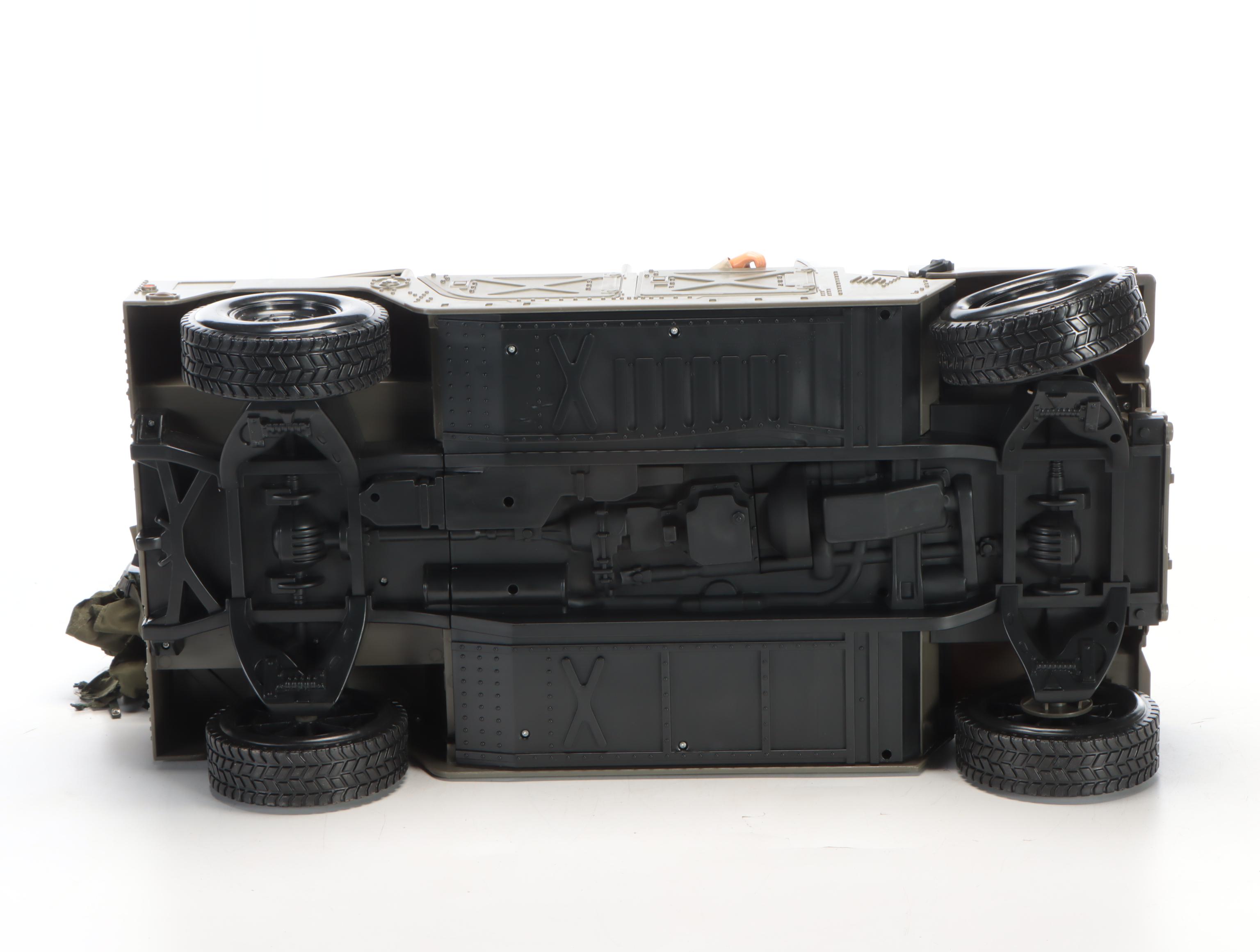 Hasbro G.I. Joe Desert Light Strike Vehicle with Action Figures and Other Tank