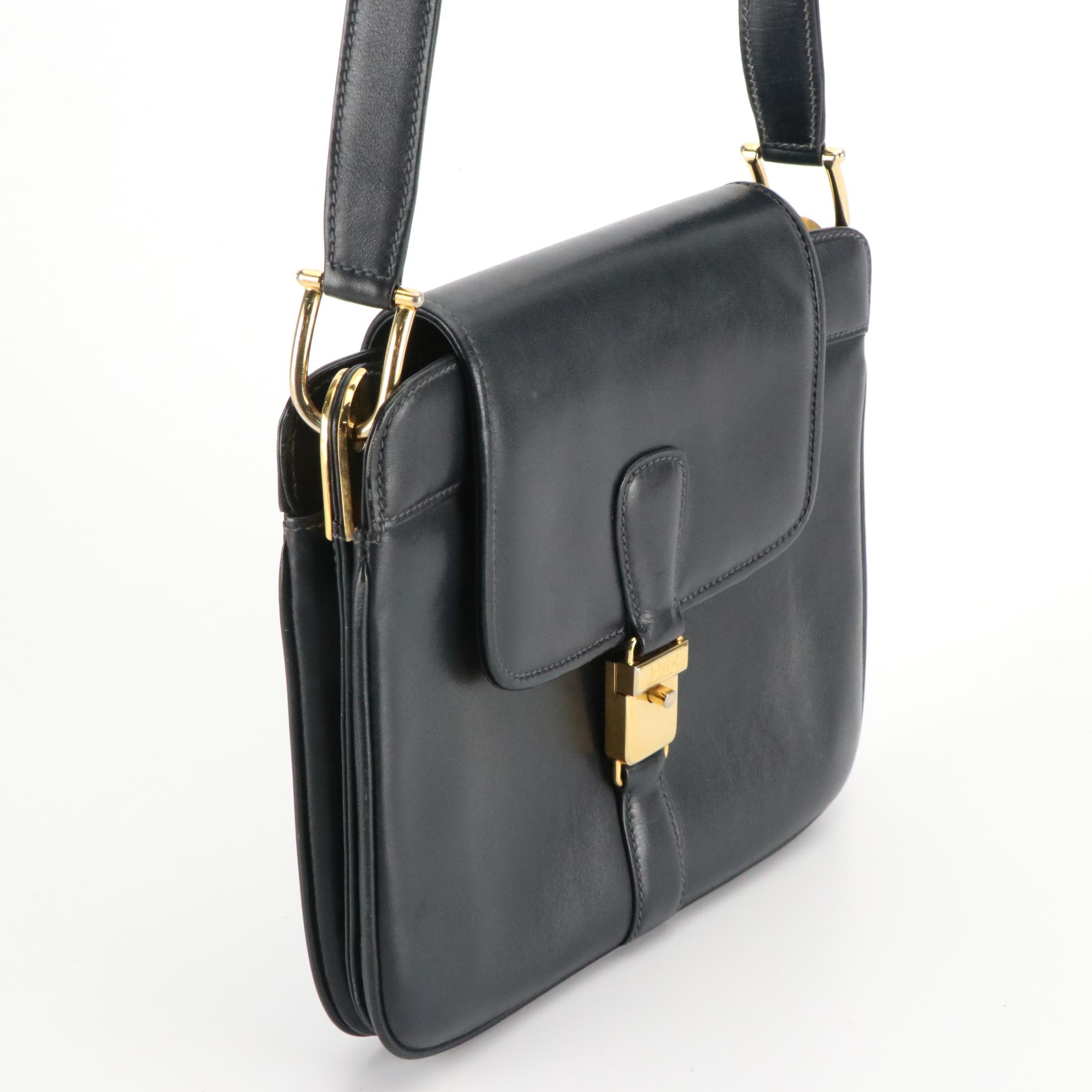 Gucci Boutique Clasp Flap Front Shoulder Bag in Leather