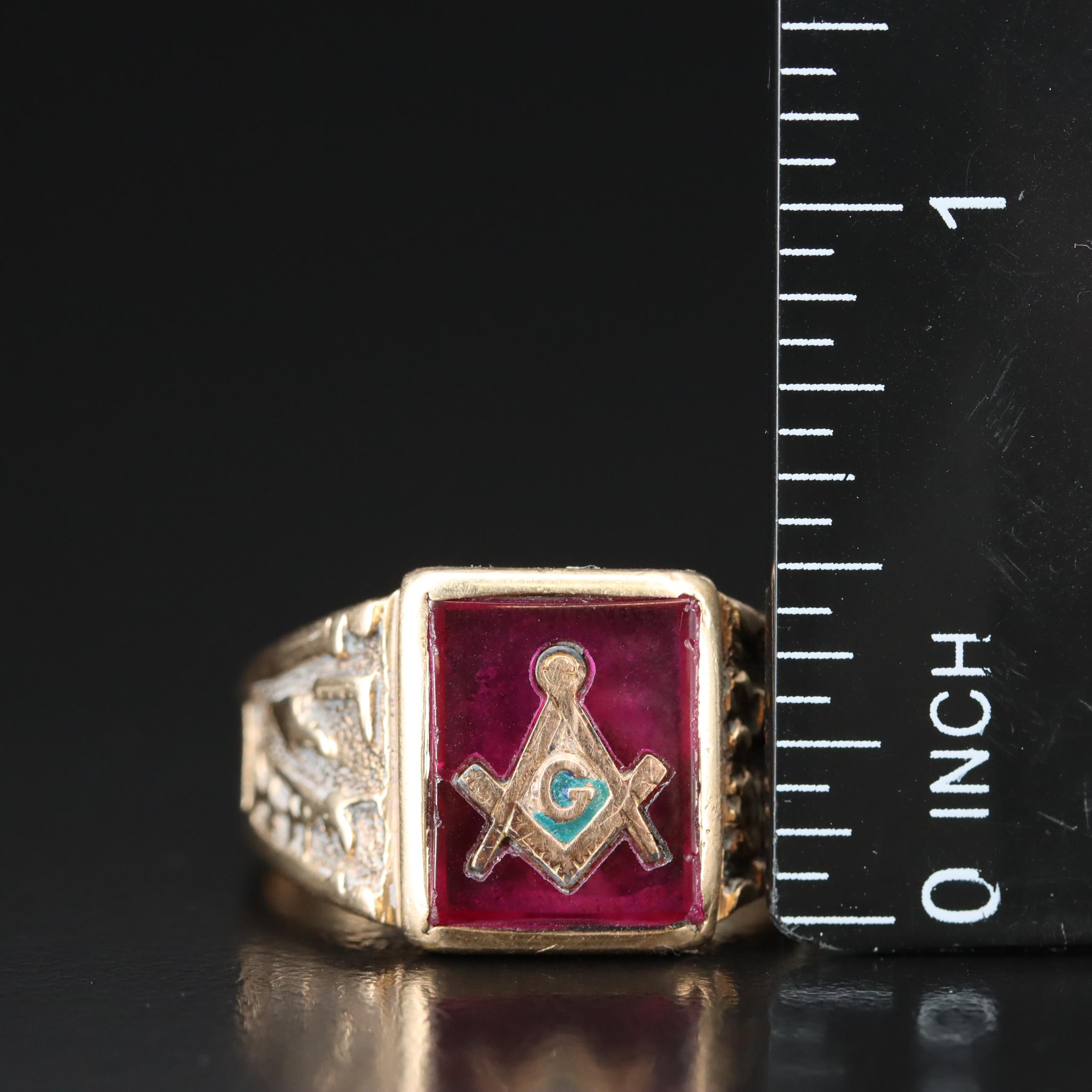 Vintage 10K Masonic Ruby Ring