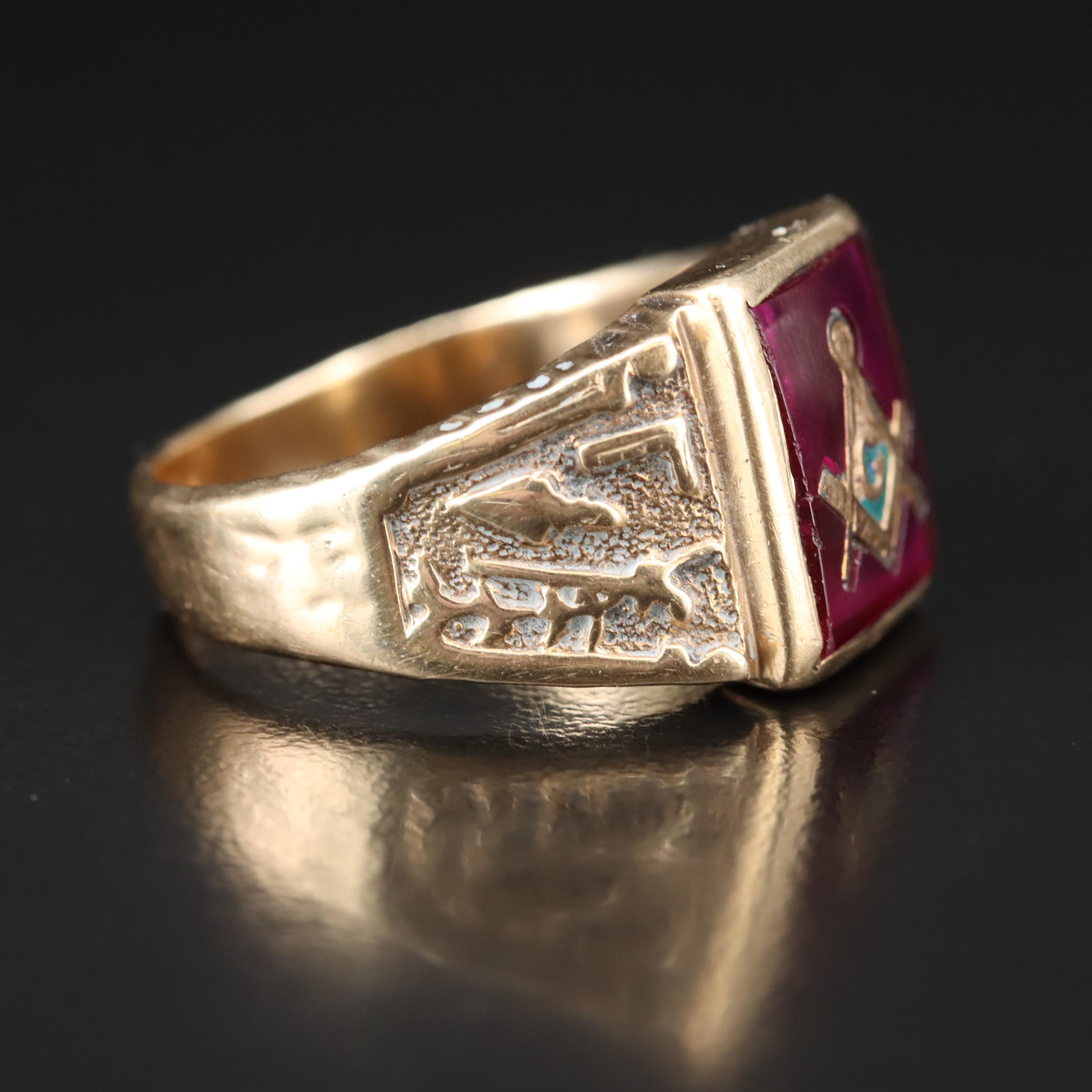 Vintage 10K Masonic Ruby Ring