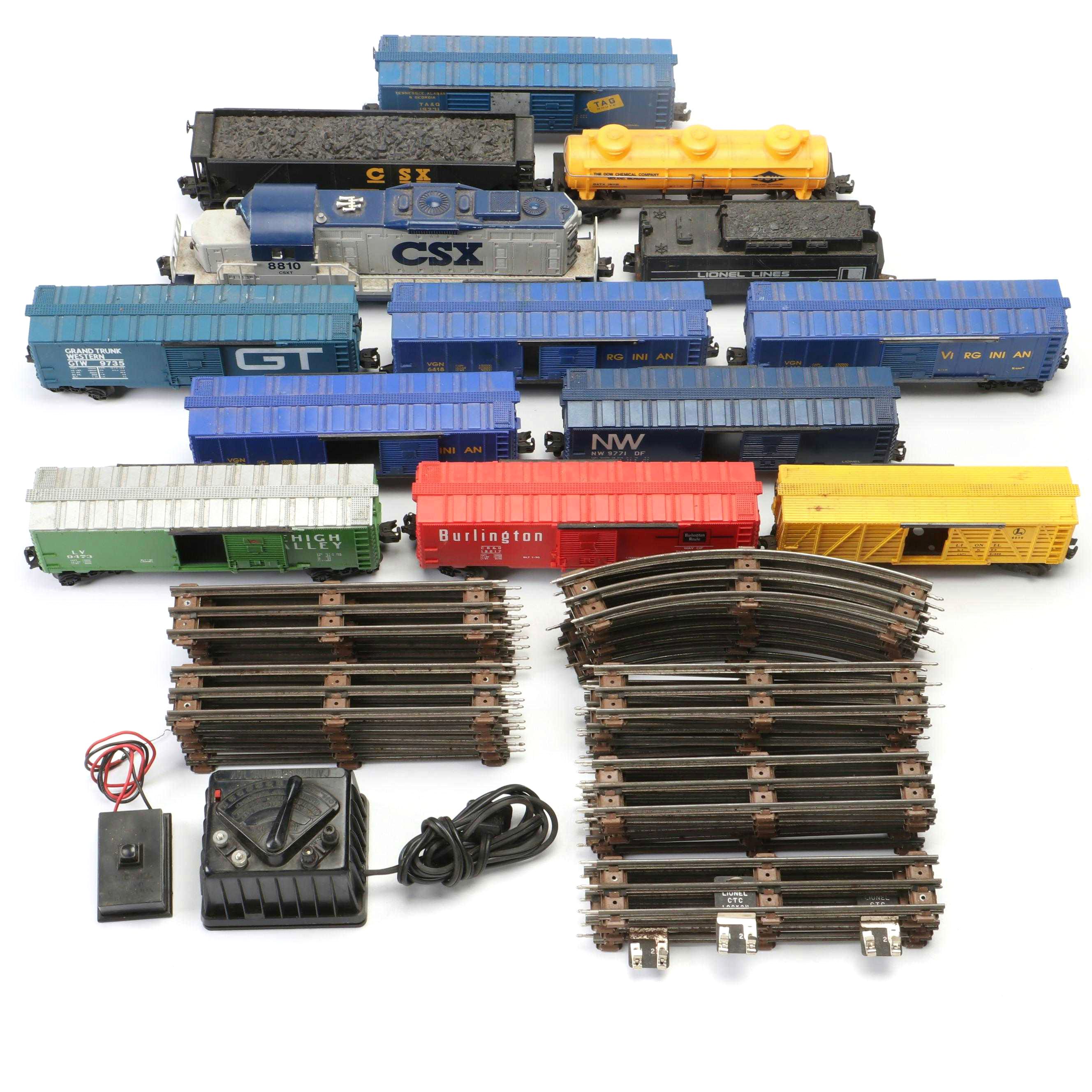Lionel Plastic and Metal Toy Train O Gauge Cars and Tracks
