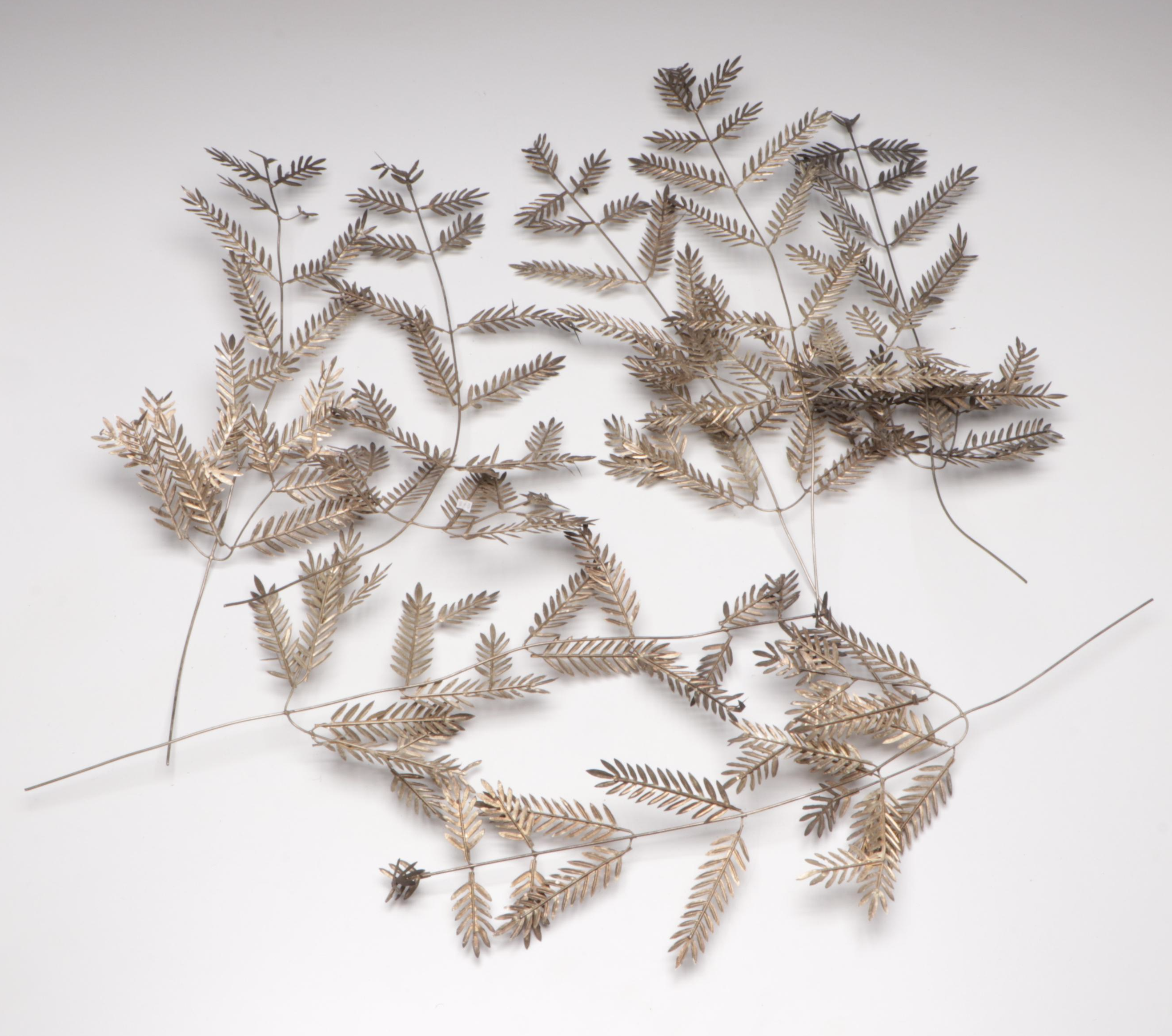 Crackle Glass Vases, Twig Placemats and Other Contemporary Décor