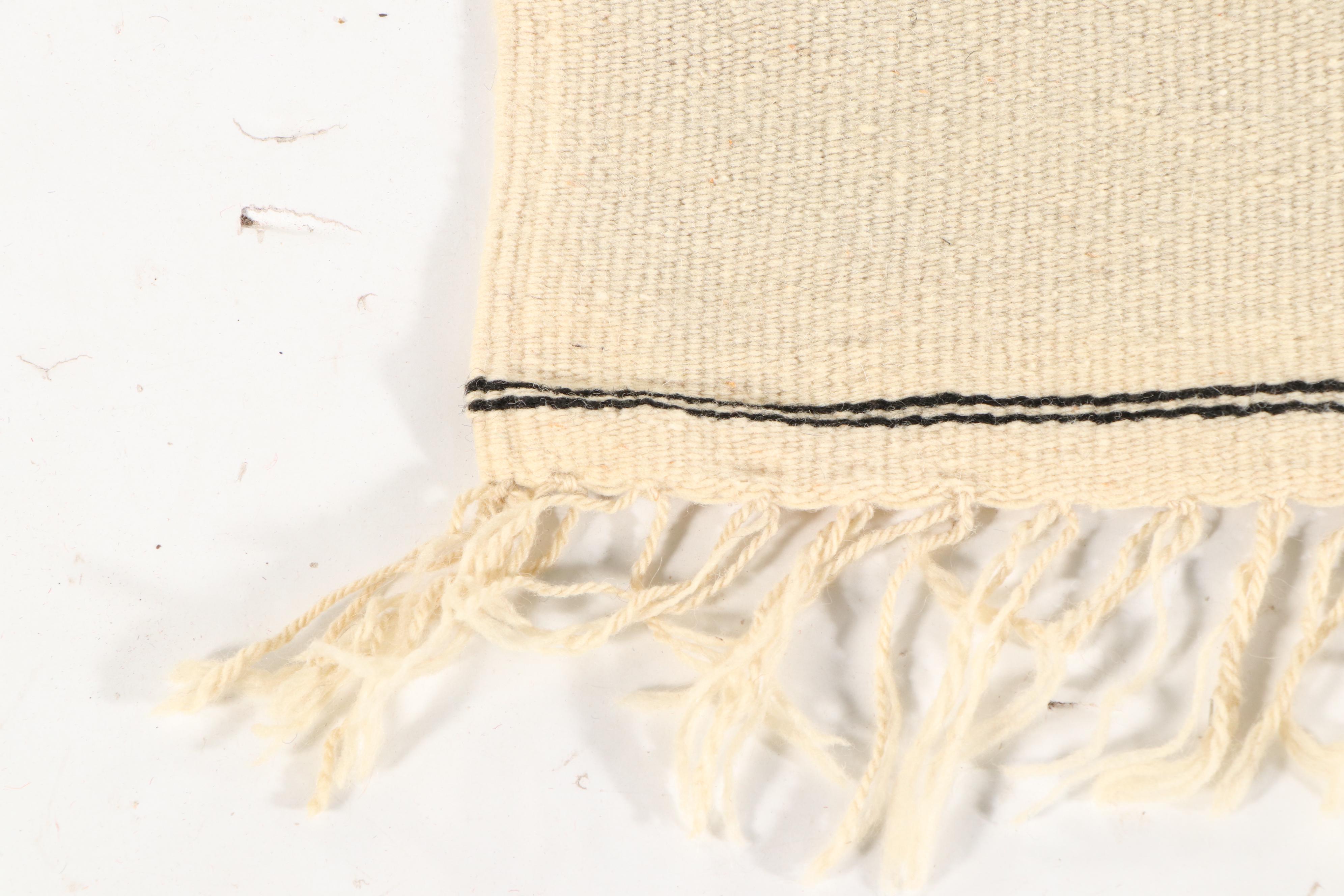 Handwoven Mexican Wool Chamanto Pancho Throw