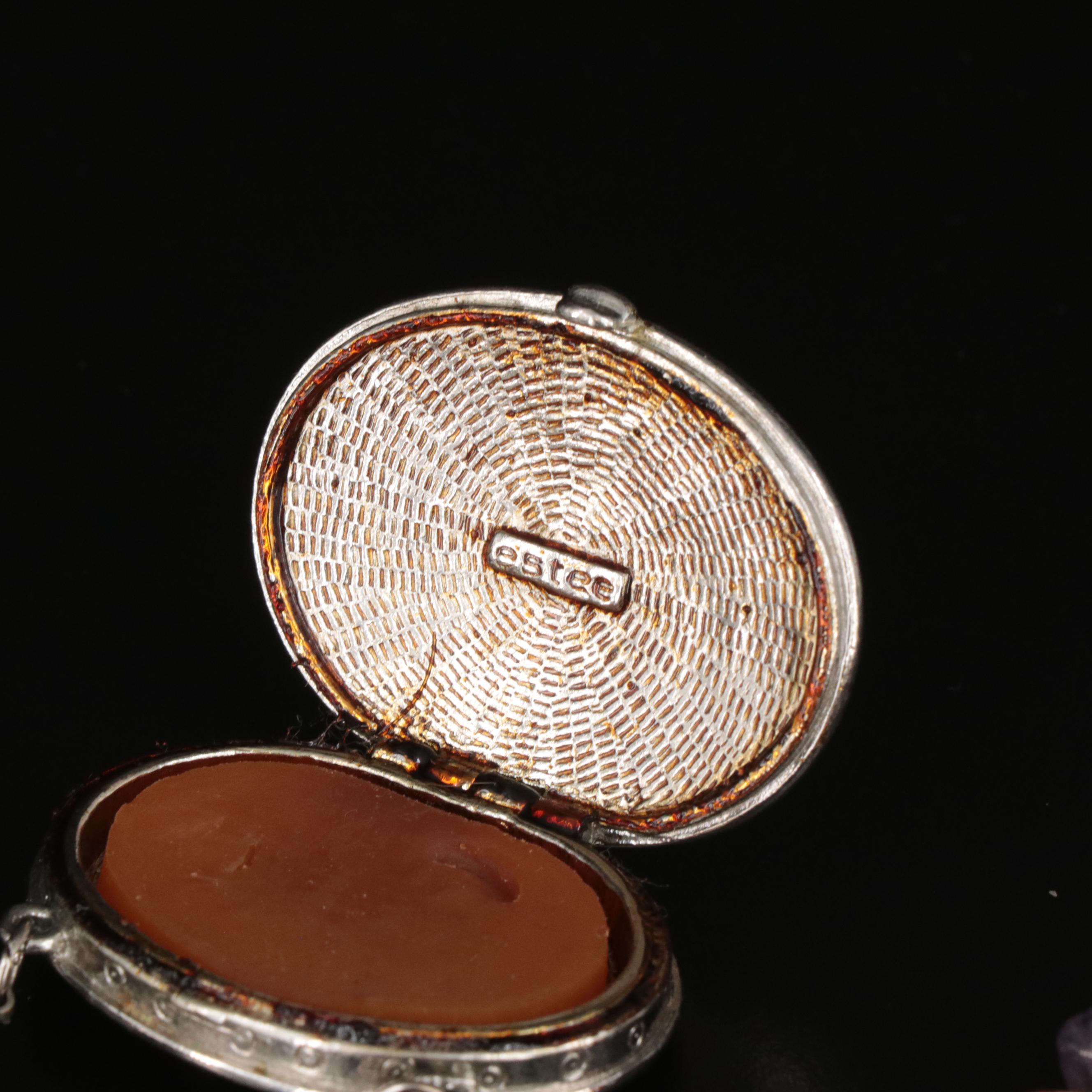 Agate, Amethyst and Aventurine Featured in Jewelry Selection