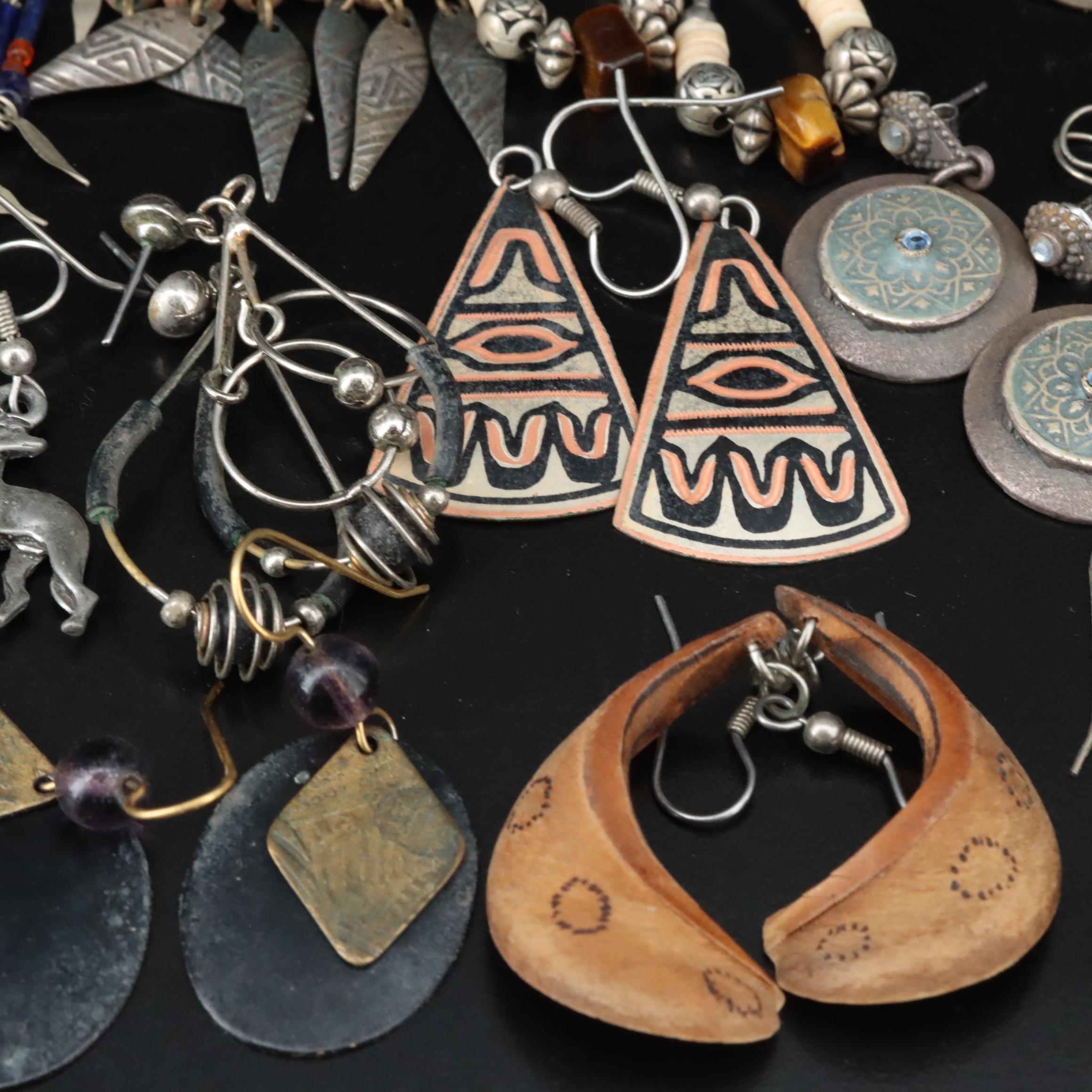 Shell, Tiger's Eye and Art Glass Featured in Jewelry Collection