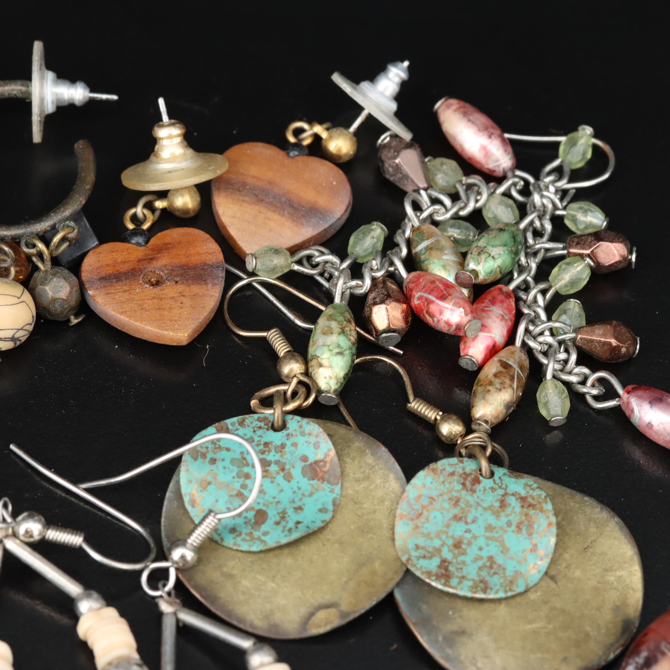 Shell, Tiger's Eye and Art Glass Featured in Jewelry Collection