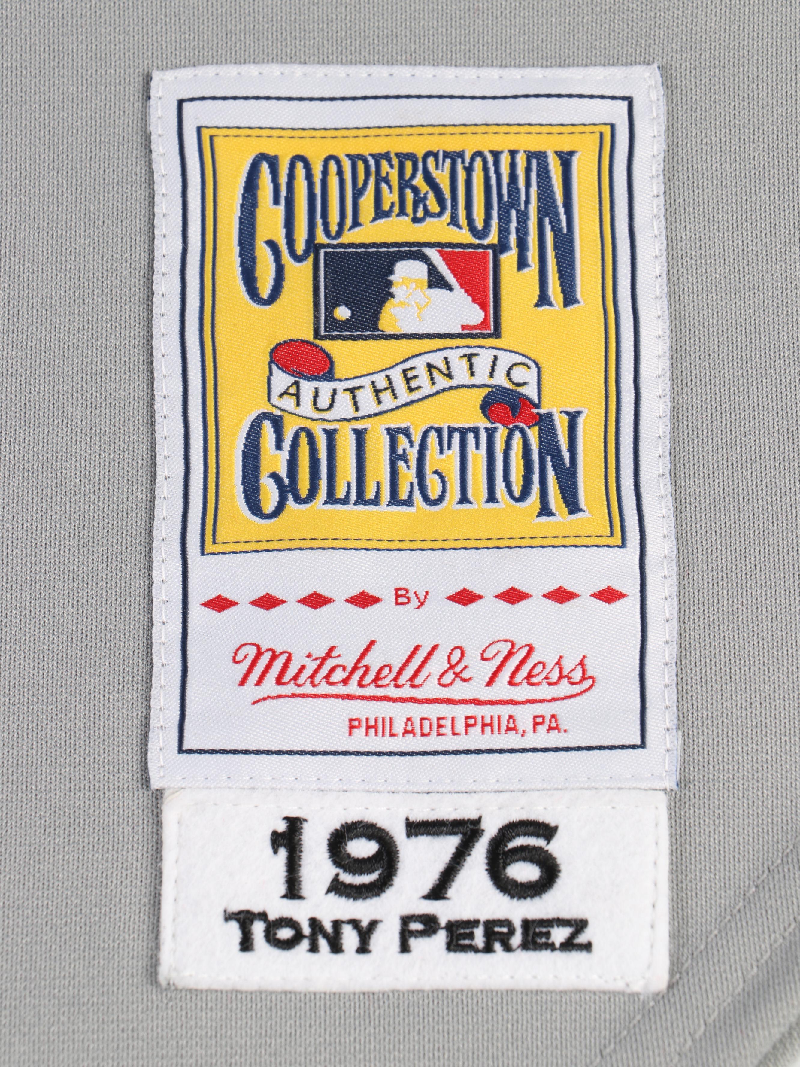 Tony Pérez Signed Cincinnati Reds Jersey with Sparky Anderson Signed Print