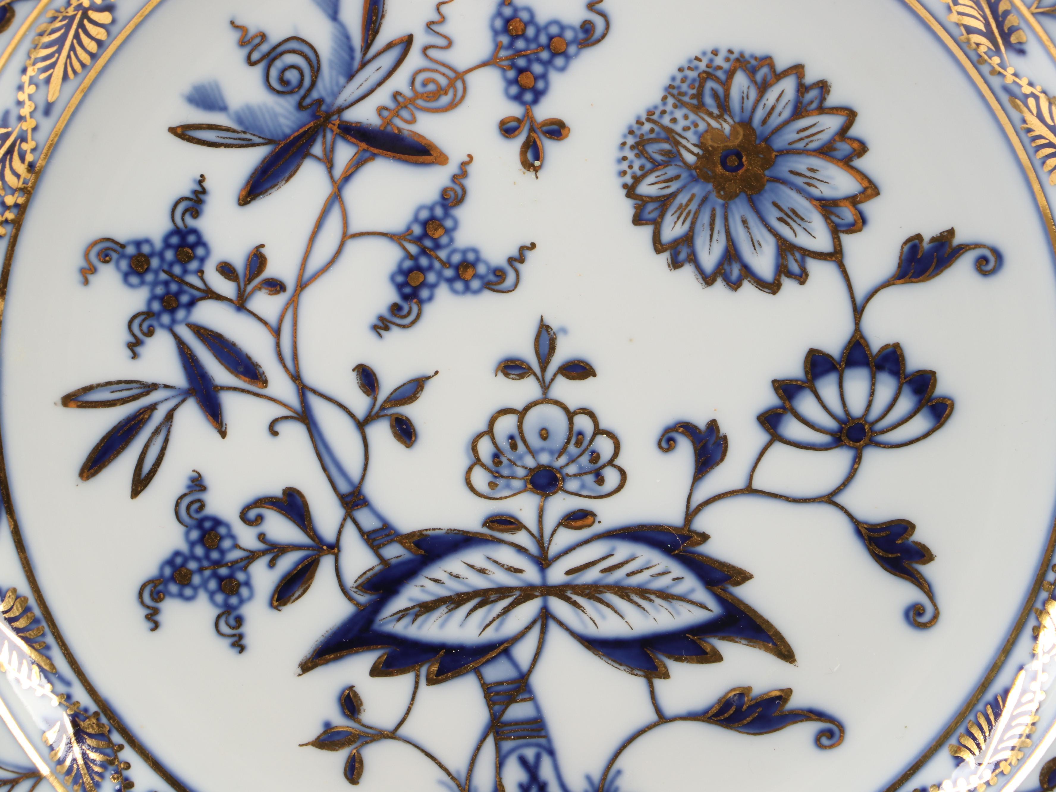 Meissen "Blue Onion" Gilt Porcelain Serving Platter and Place Setting Pieces