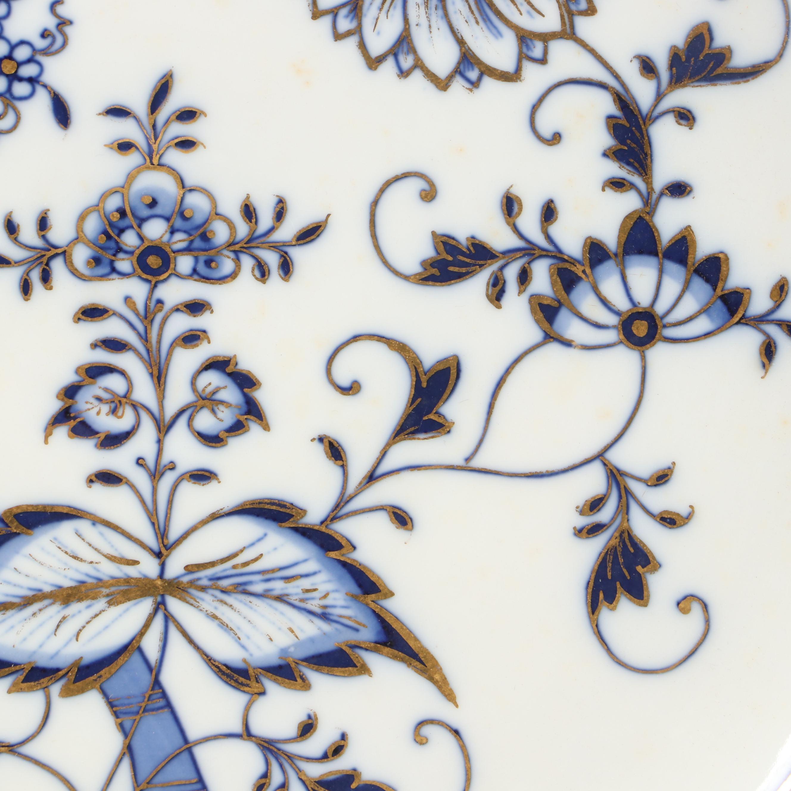 Meissen "Blue Onion" Gilt Porcelain Serving Platter and Place Setting Pieces