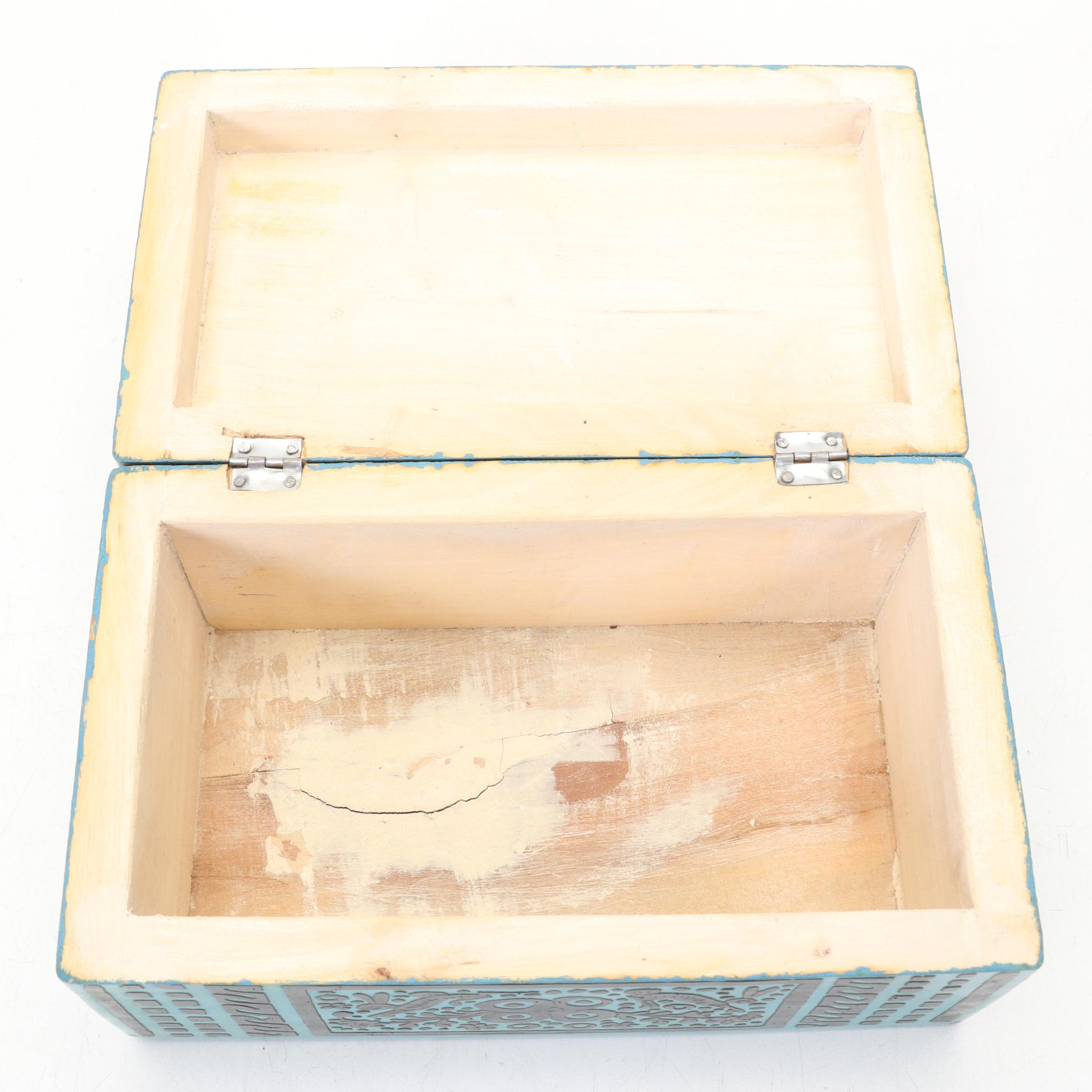 Mexico Decor Features Talavera Frog Wall Hanger, Folk Art Box & Tiled Tray