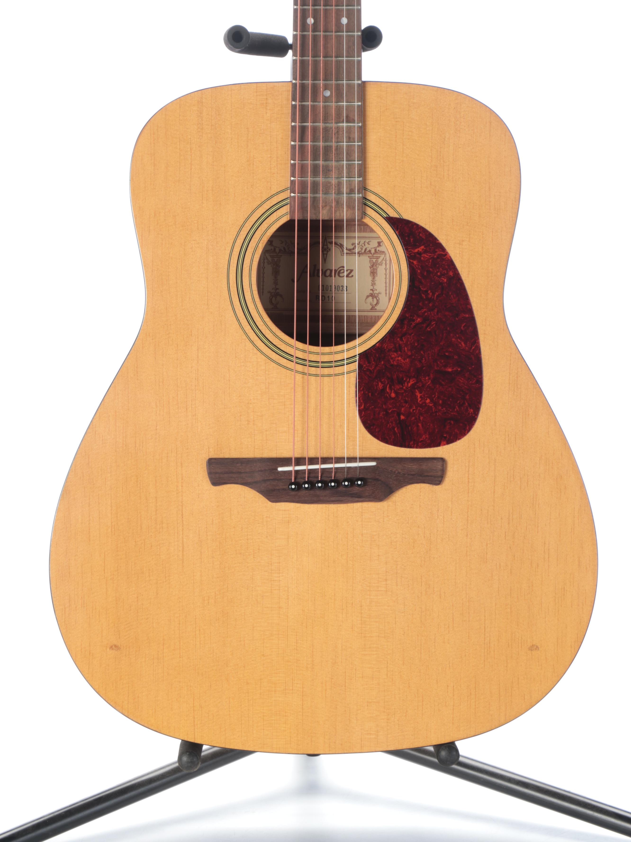 Alvarez RD10 Right-Handed Acoustic Guitar