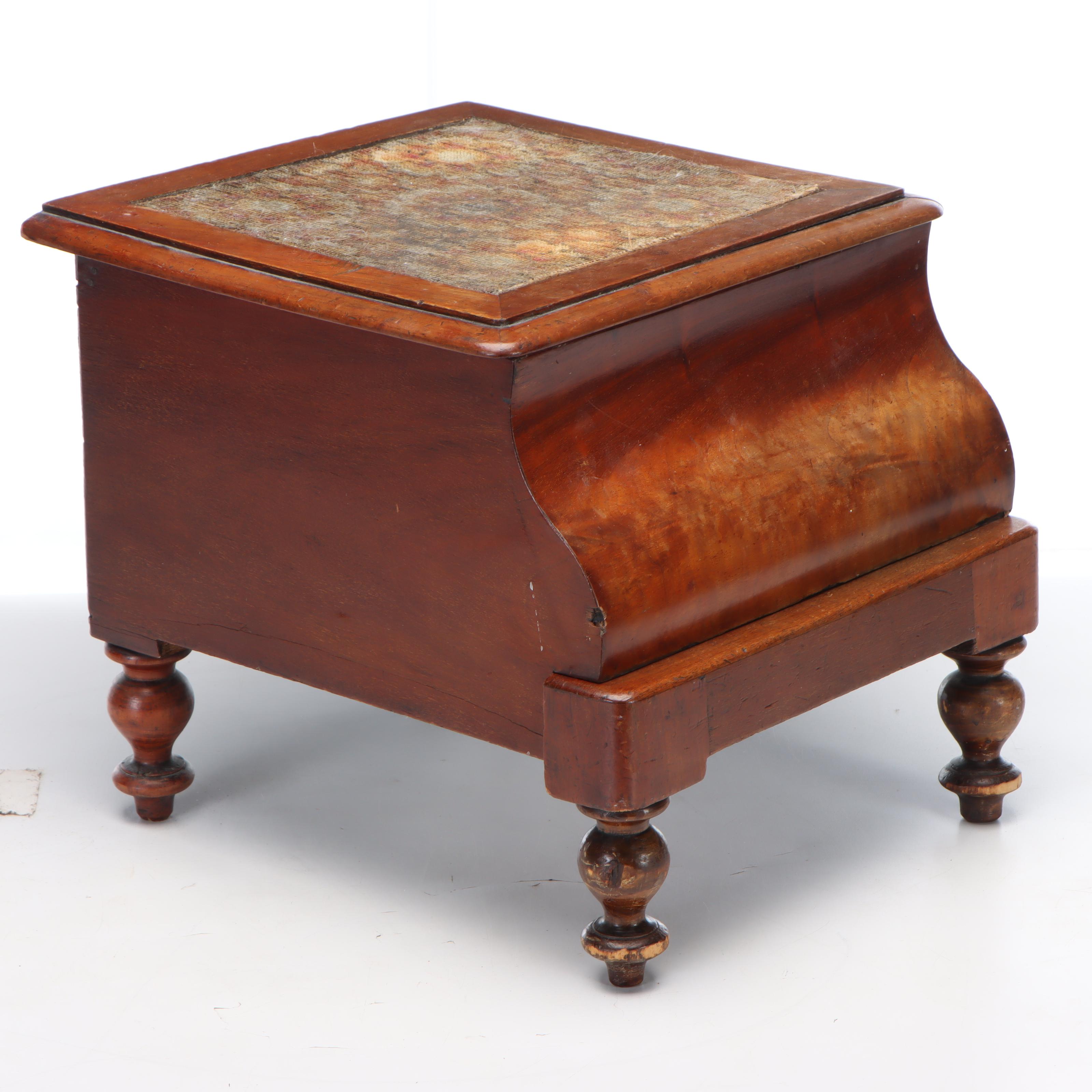 American Classical Mahogany Lift-Lid Chamber Pot Stand, 19th Century