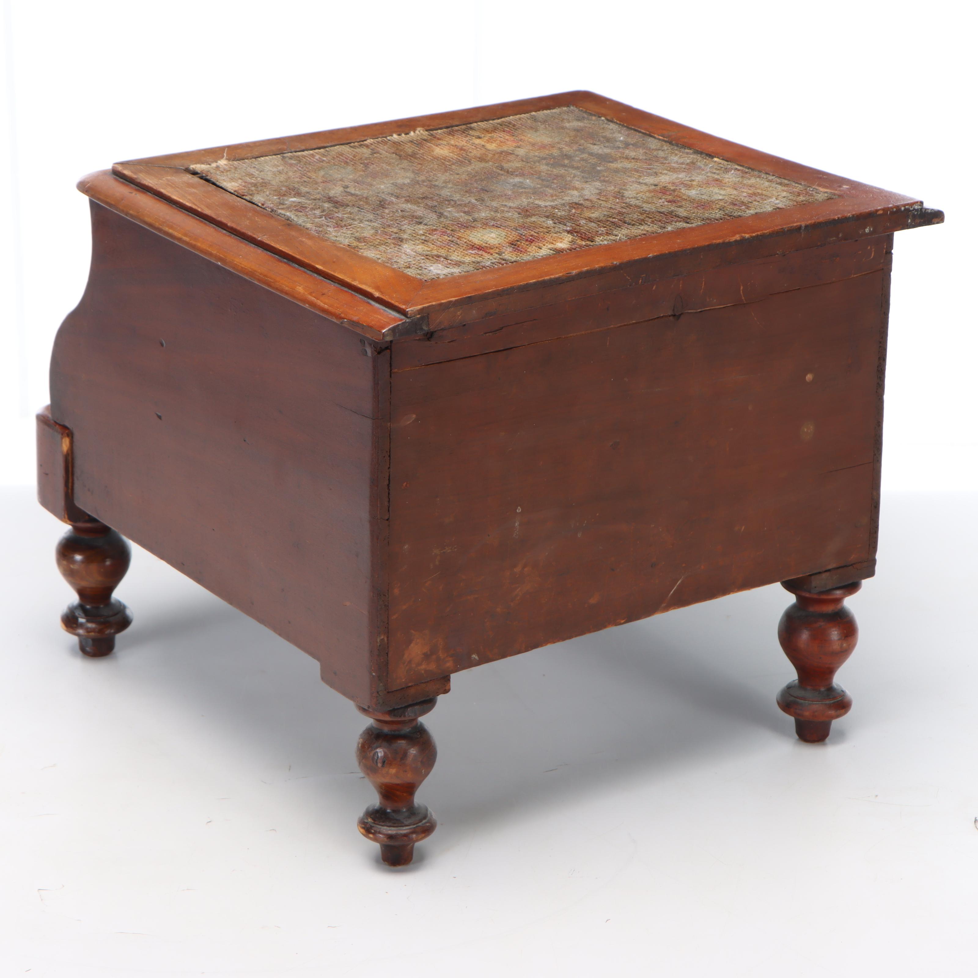 American Classical Mahogany Lift-Lid Chamber Pot Stand, 19th Century