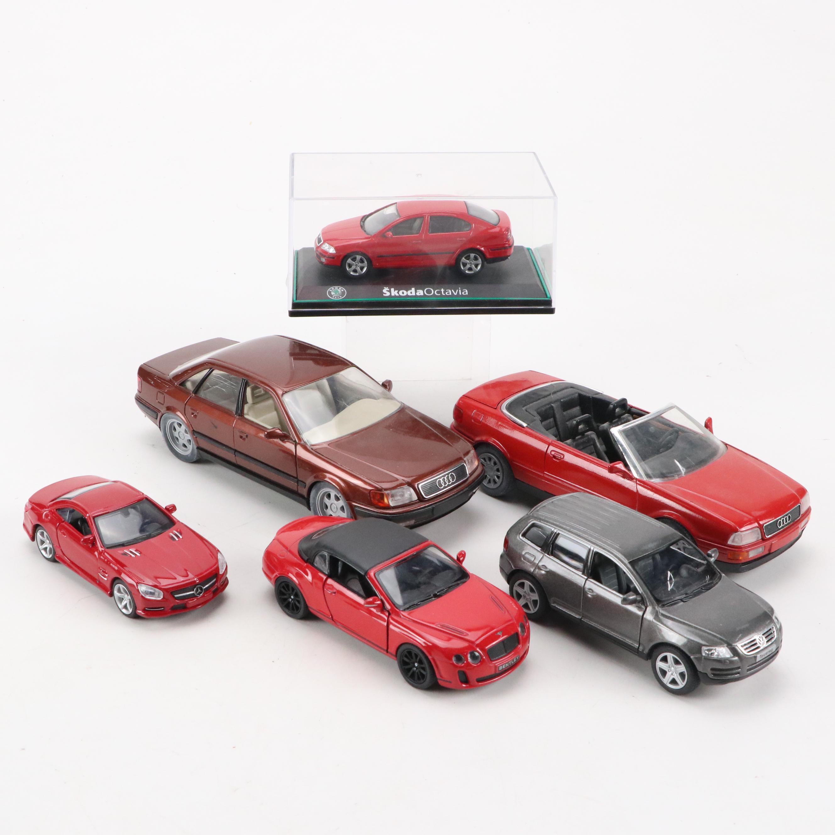 Škoda Octavia Car in Display Case with Other Collectible Toy Cars