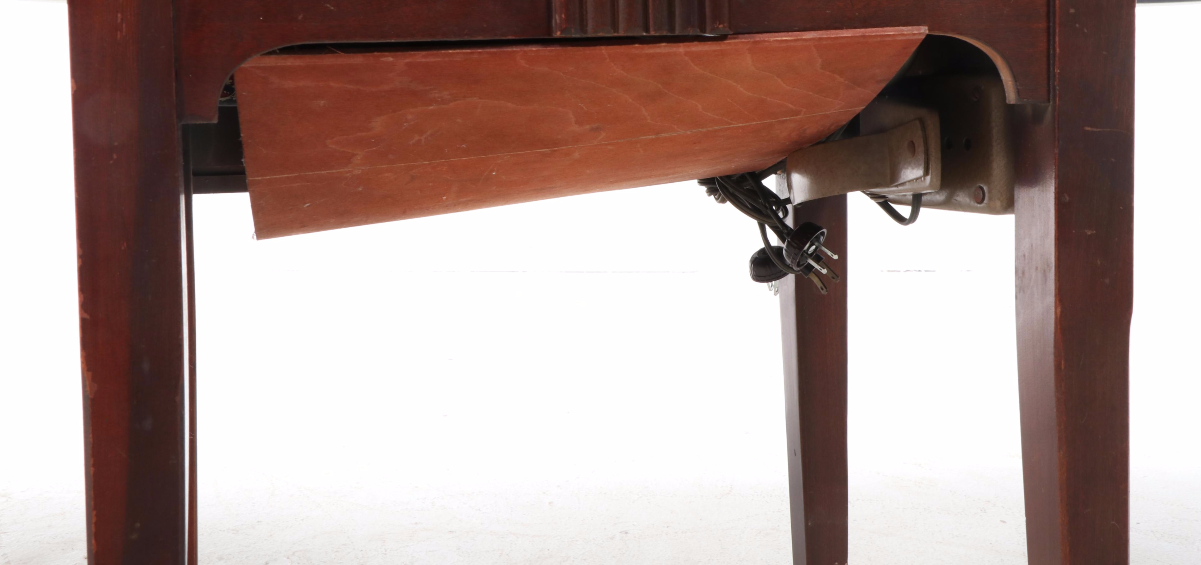 Singer Model 66 Sewing Machine in Wood Cabinet, Early 20th Century