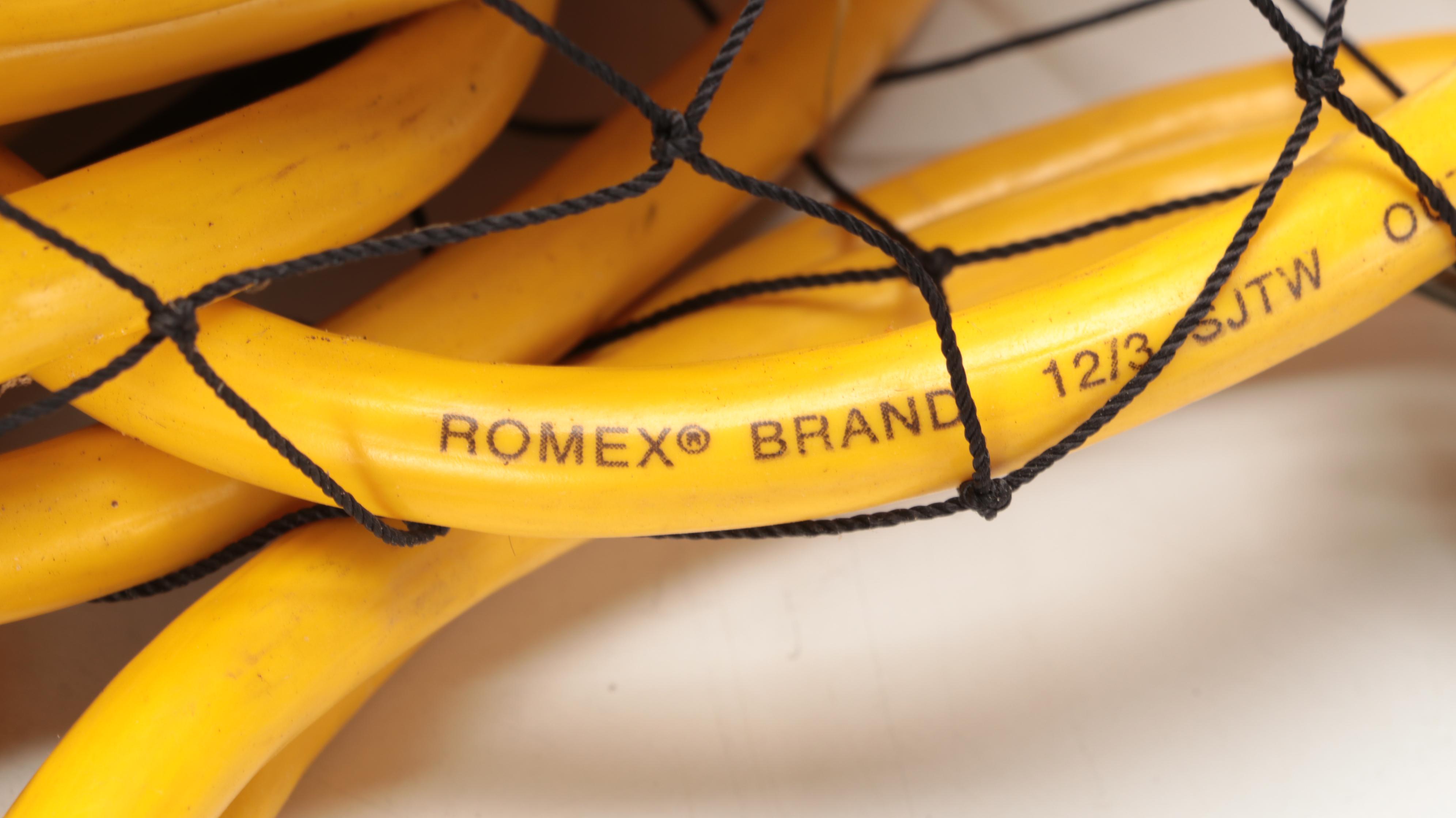 Romex Extension Cord With Retractor and Mesh Bag EBTH