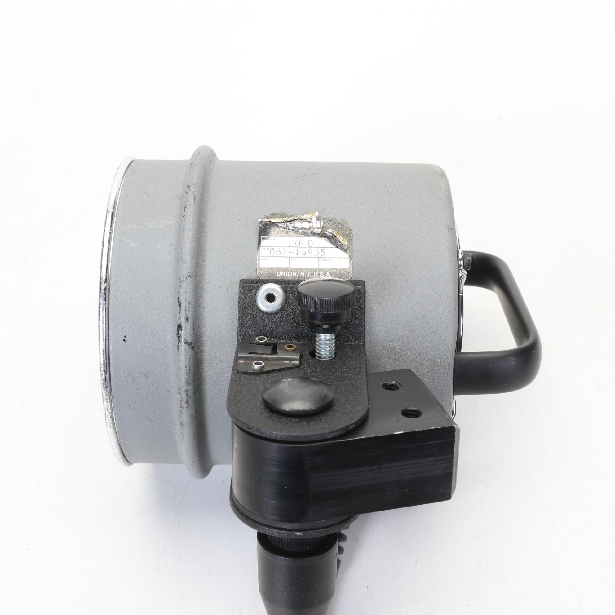 Five Dynalite Flask Heads with Head Covers