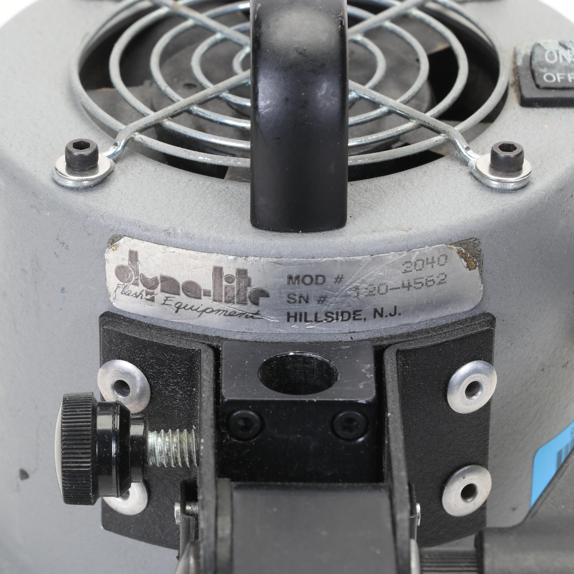 Five Dynalite Flask Heads with Head Covers