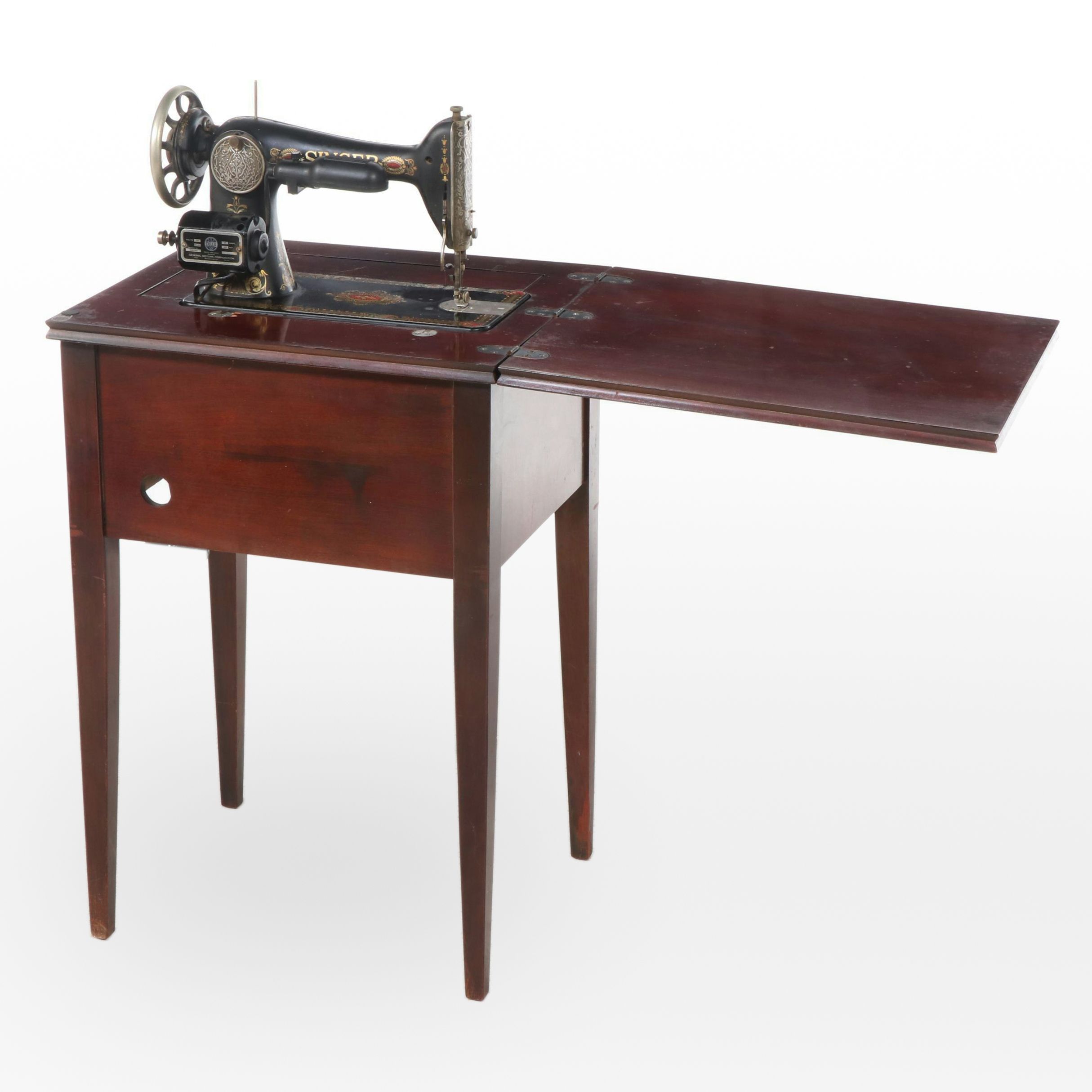 Singer Model 66 Sewing Machine in Wood Cabinet, Early 20th Century