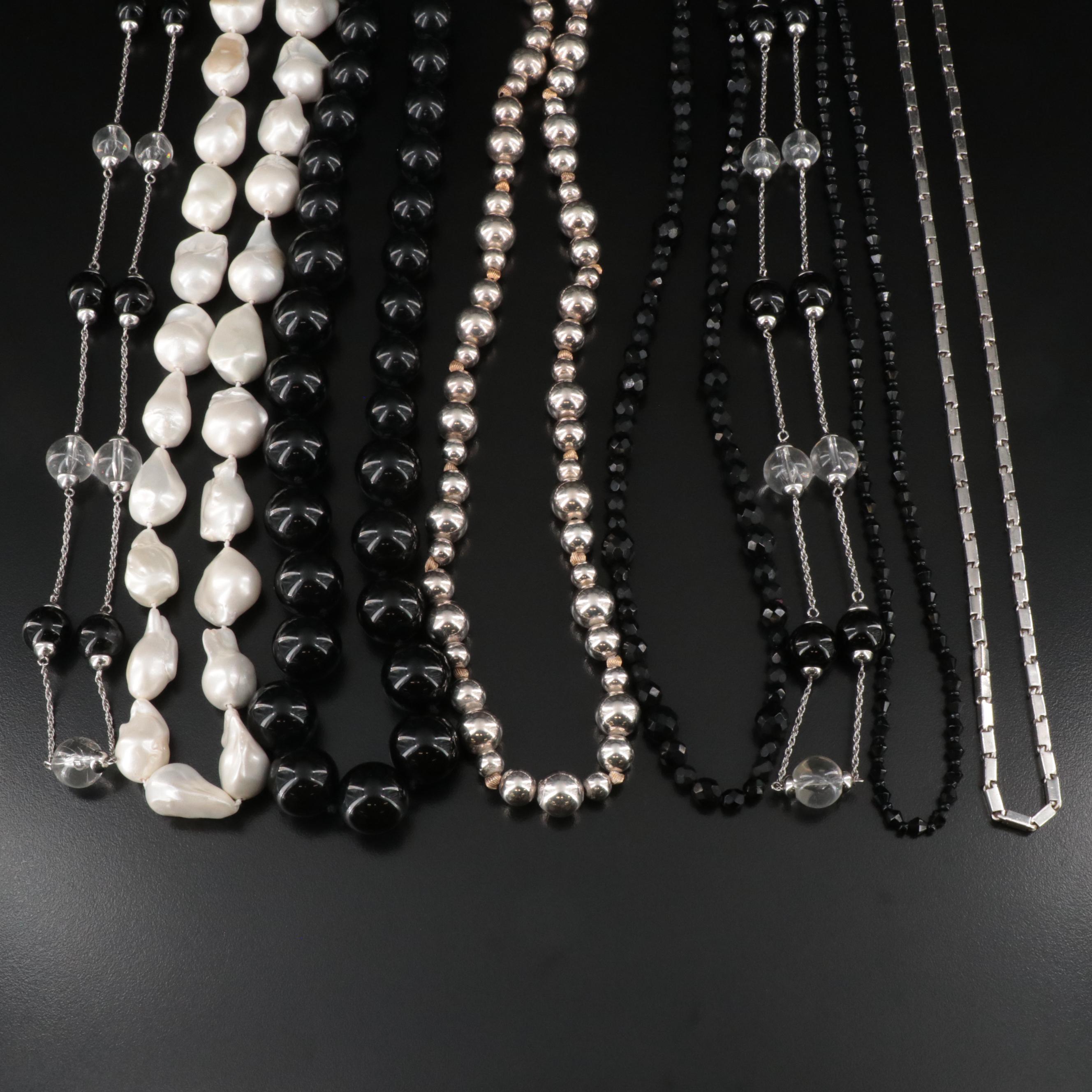 Monochromatic Necklace Collection