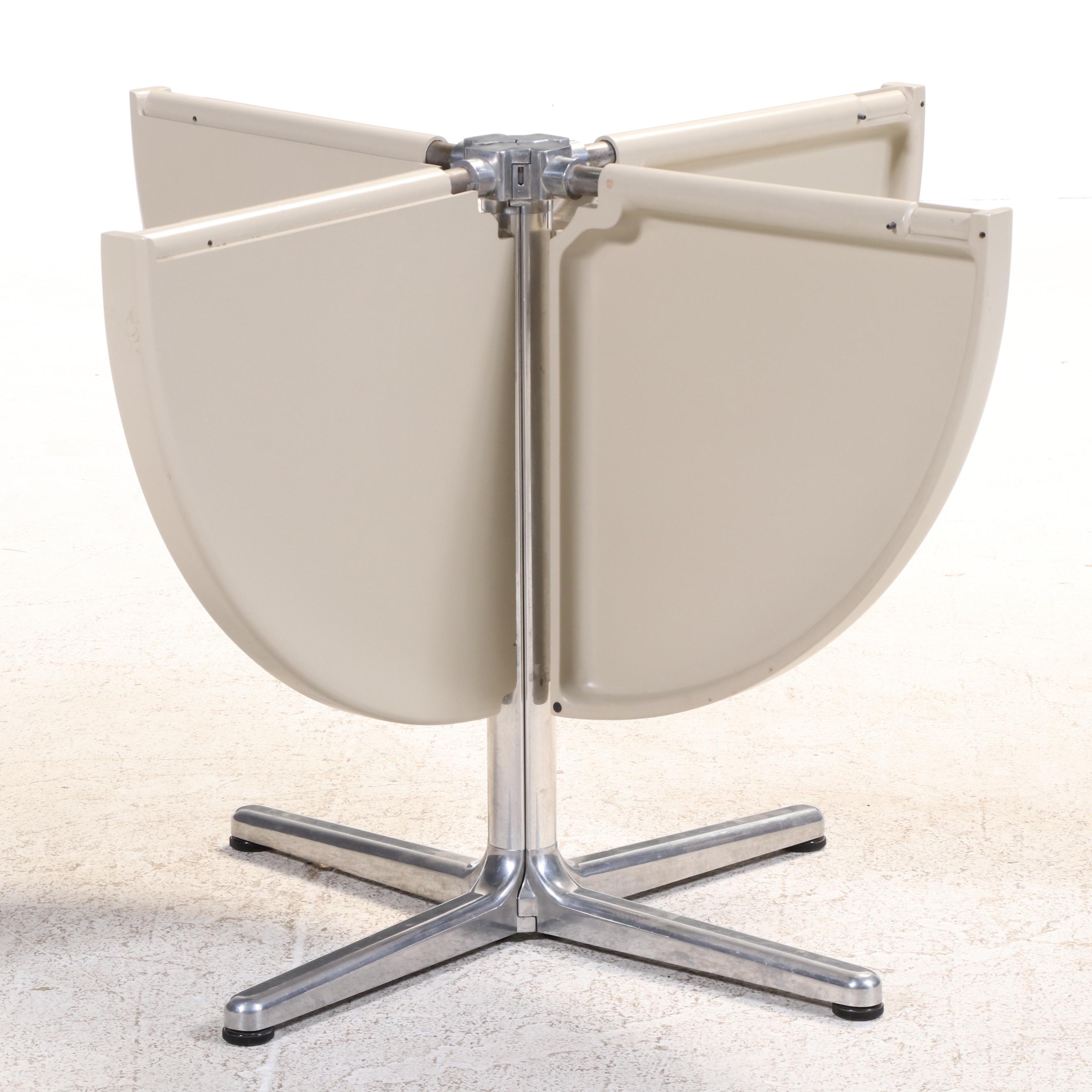 Giancarlo Piretti for Castelli “Plana” Molded Plastic and Aluminum Folding Table