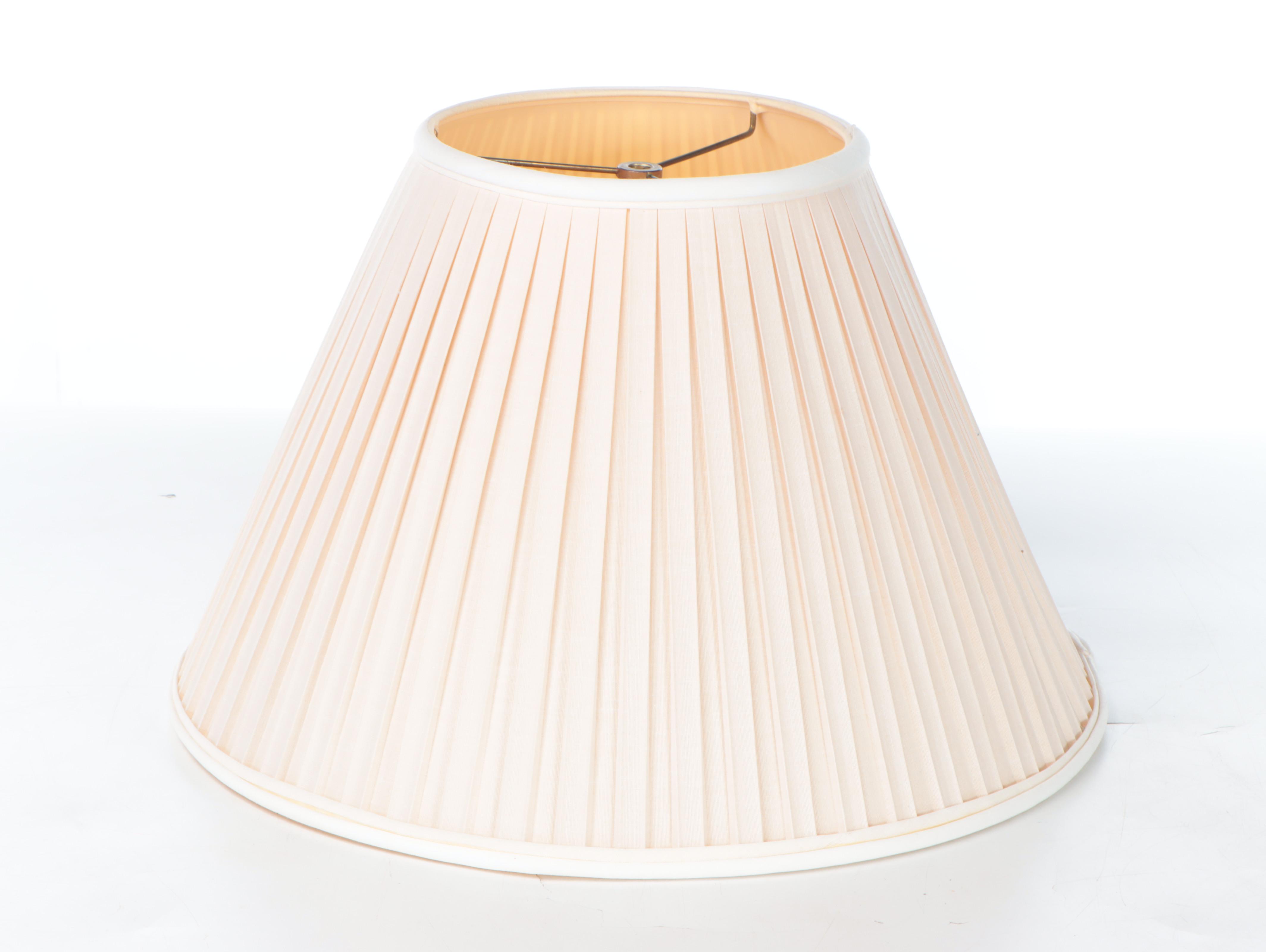 Wescal Floral Motif and Bird Motif Ceramic Table Lamp