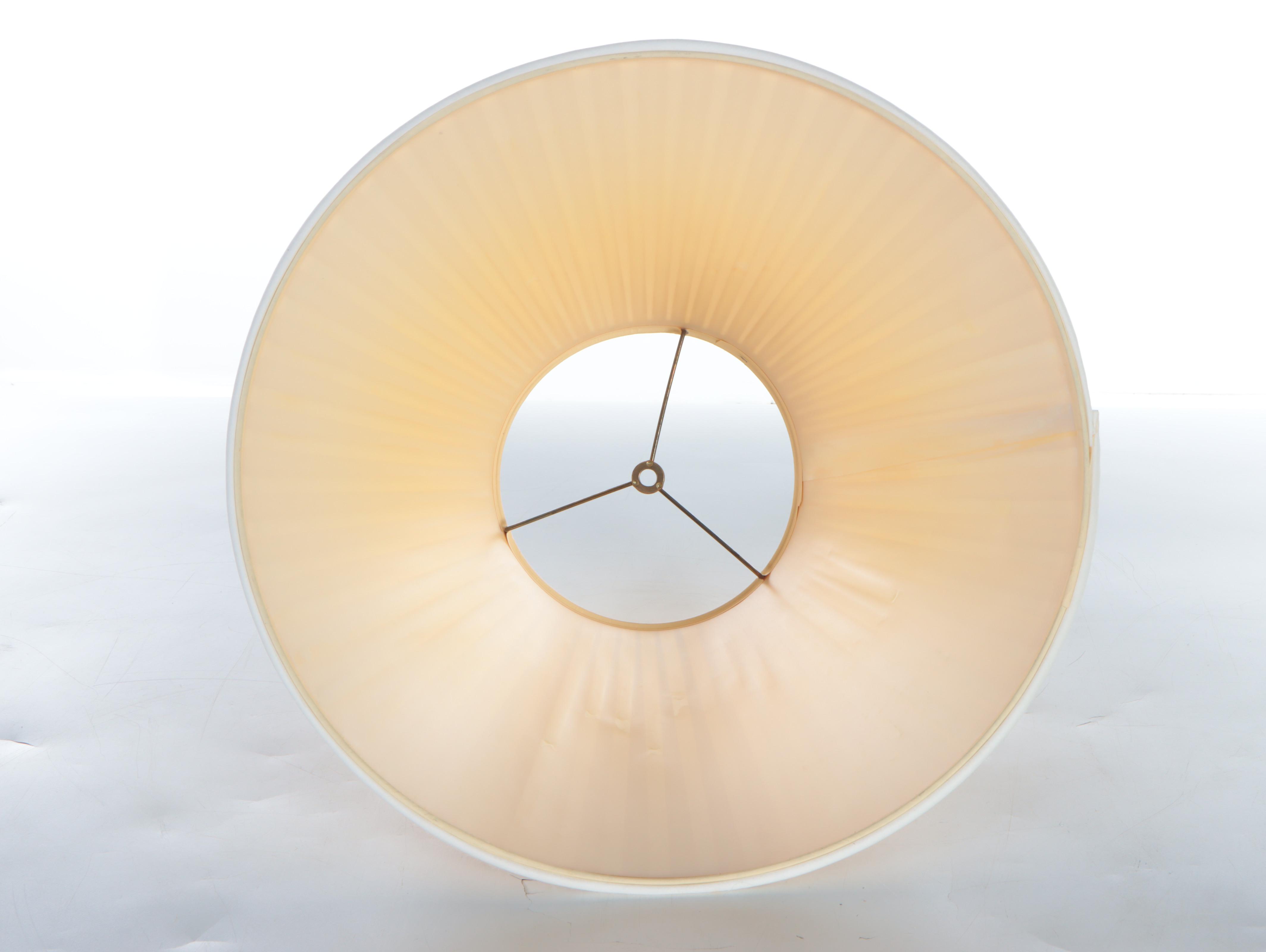 Wescal Floral Motif and Bird Motif Ceramic Table Lamp