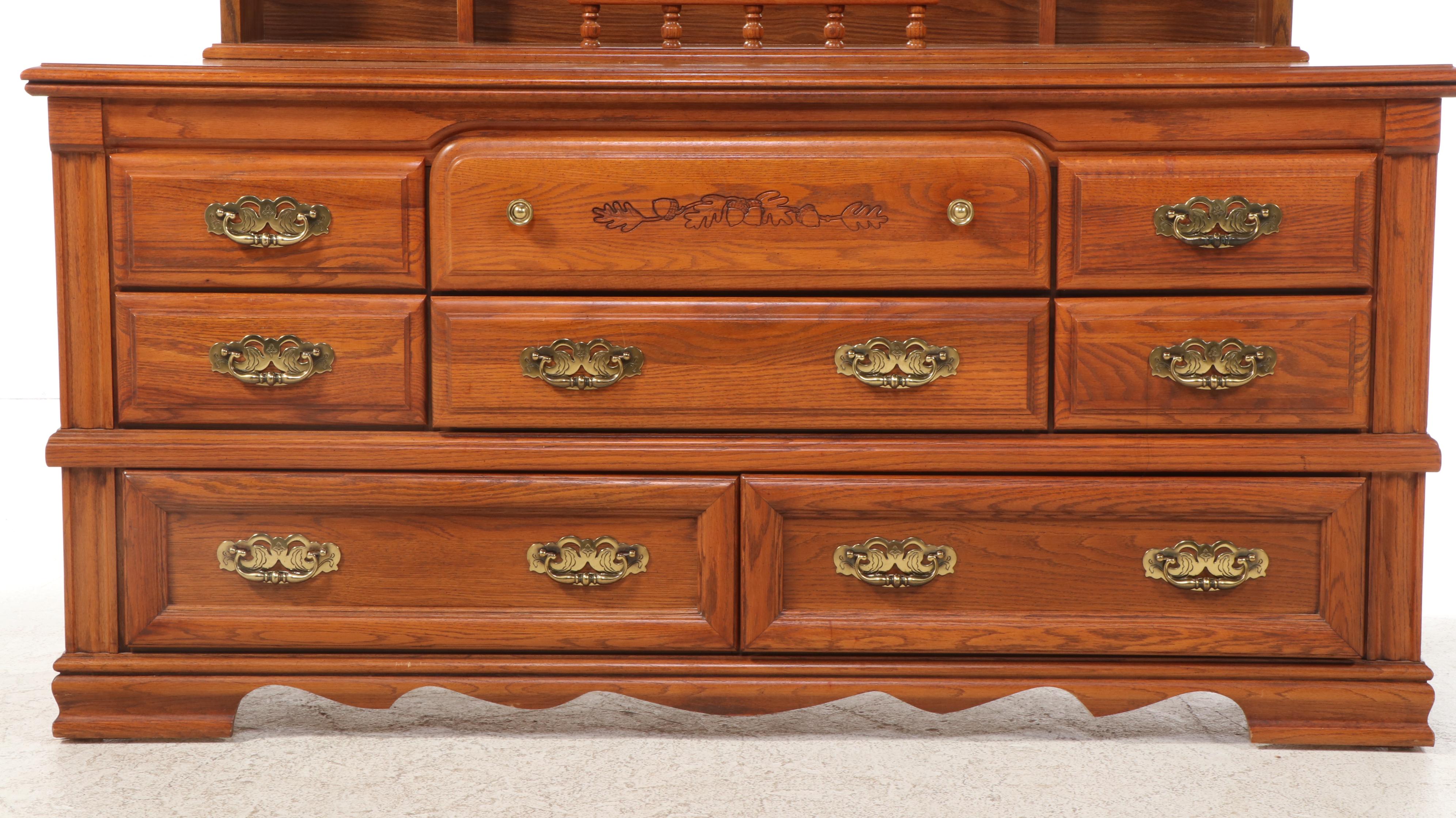 Broyhill Federal Style Oak and Laminate Eight-Drawer Dresser