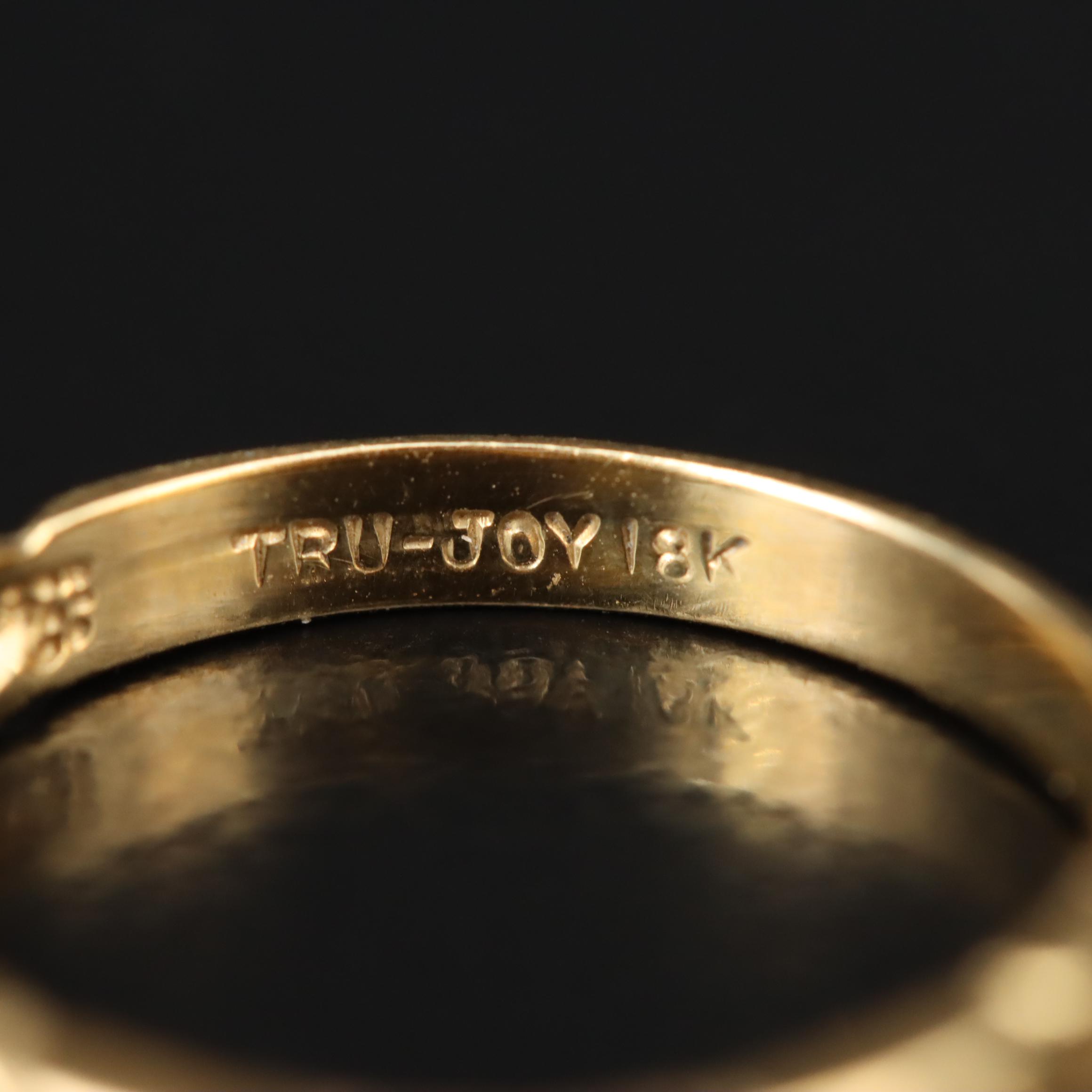 18K Interlocking Band