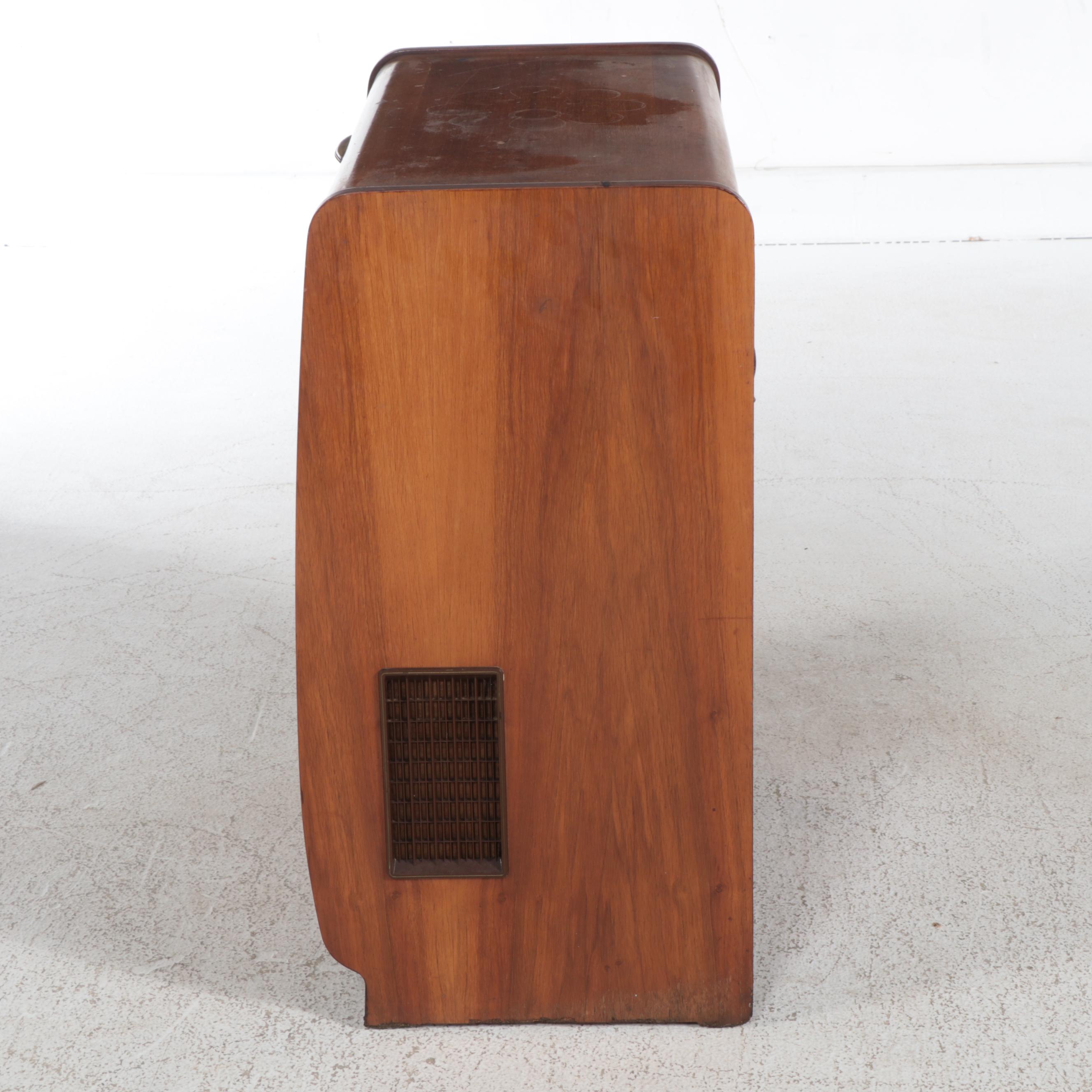 Grundig Majestic International Corp. Musical Instrument 7000 Broadcast Receiver