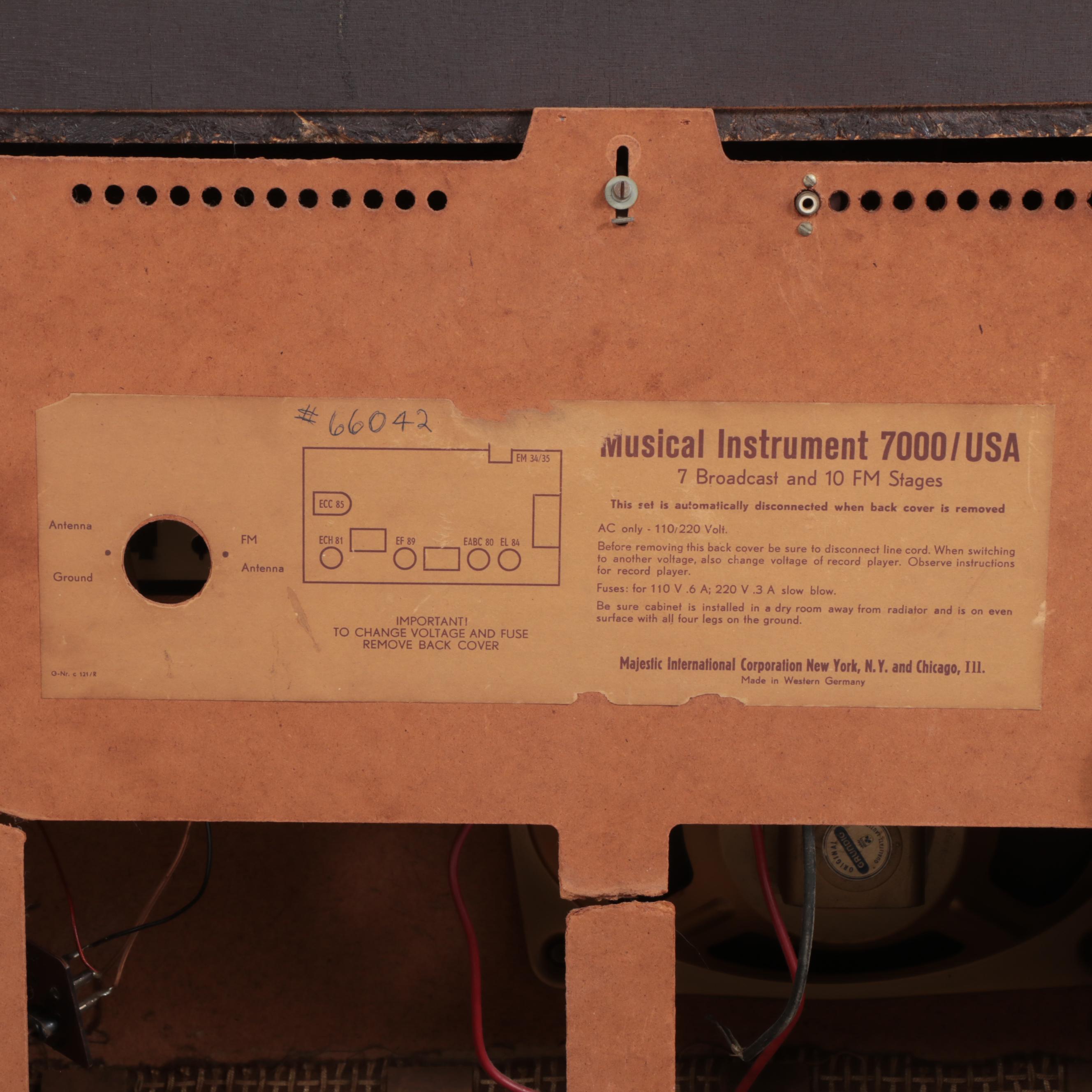 Grundig Majestic International Corp. Musical Instrument 7000 Broadcast Receiver