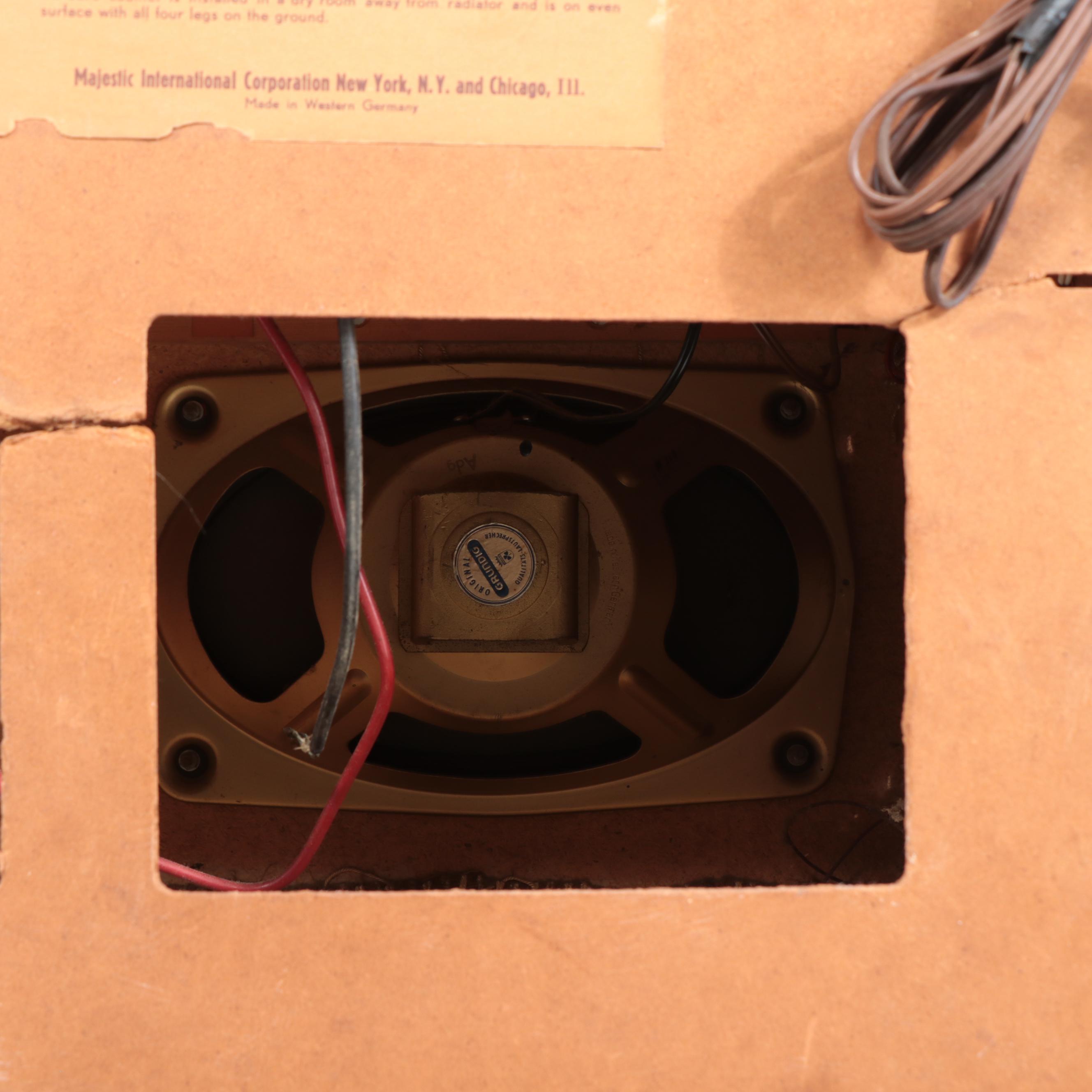 Grundig Majestic International Corp. Musical Instrument 7000 Broadcast Receiver