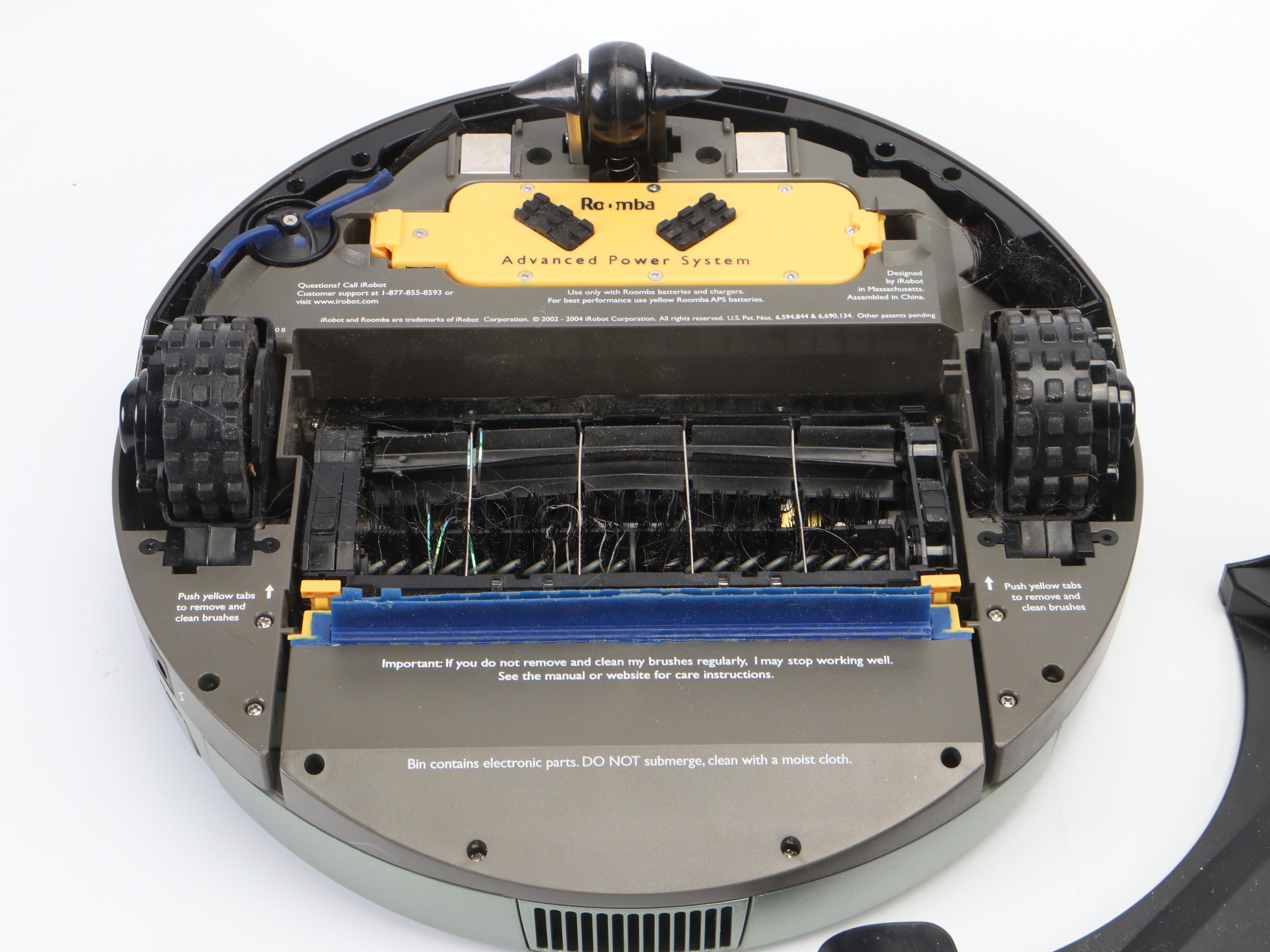 iRobot Roomba Vacuum With Dock, Chargers and Instruction Book