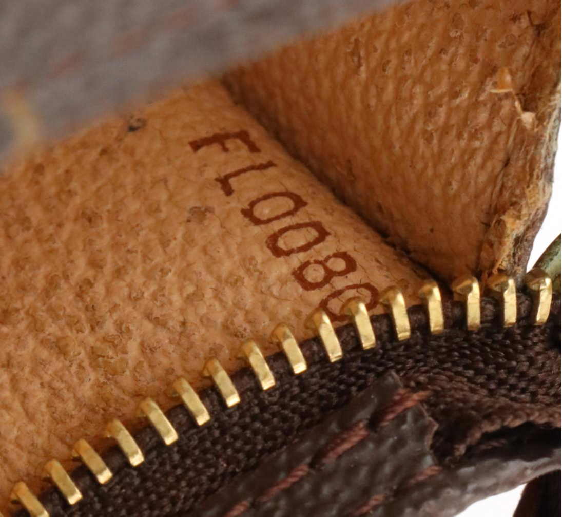 Louis Vuitton Zip Pouch in Monogram Canvas