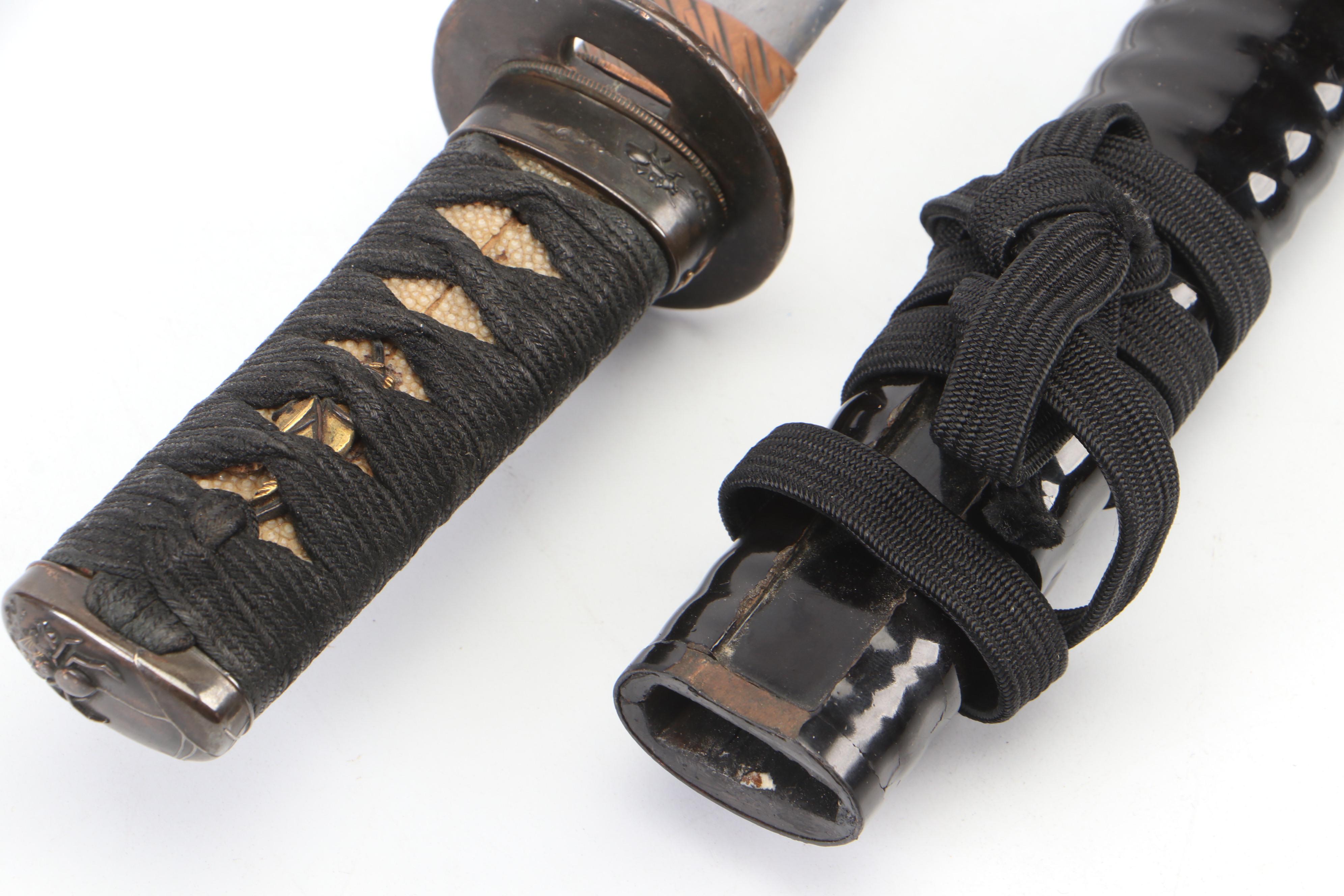 Japanese Workshop Style Tantō Dagger With Lacquered Scabbard