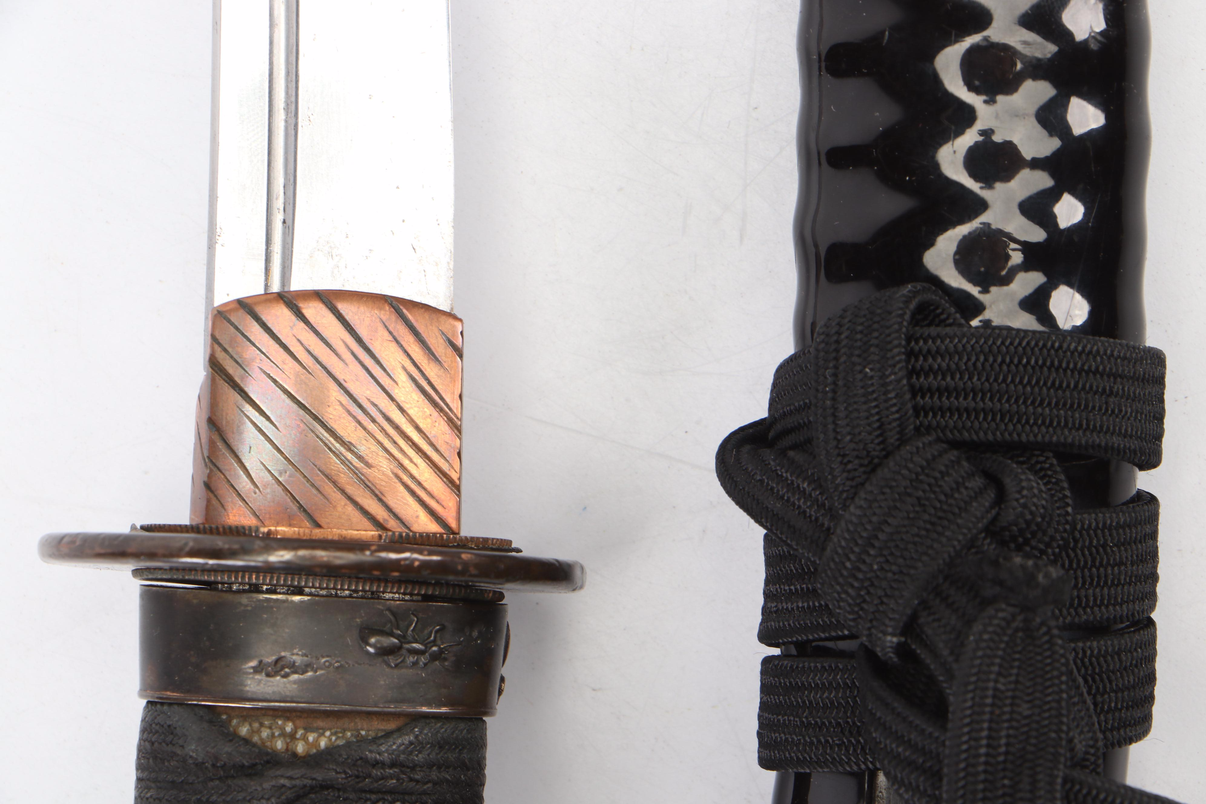 Japanese Workshop Style Tantō Dagger With Lacquered Scabbard