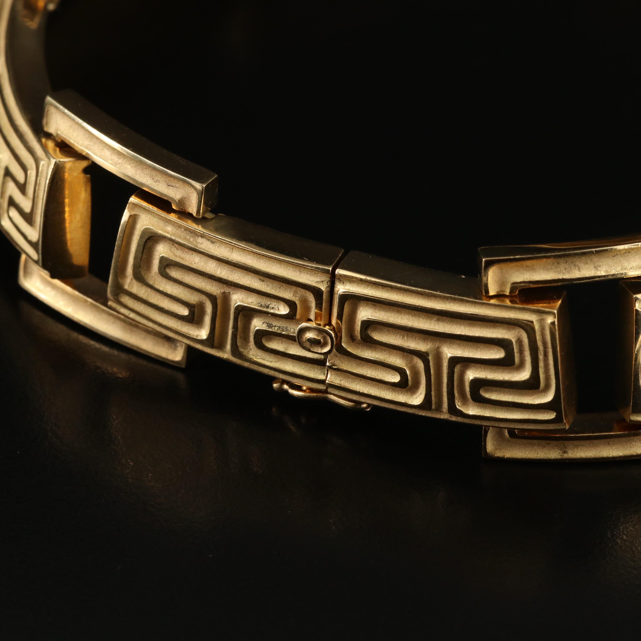 Robert Wander 18K Greek Key Link Collar