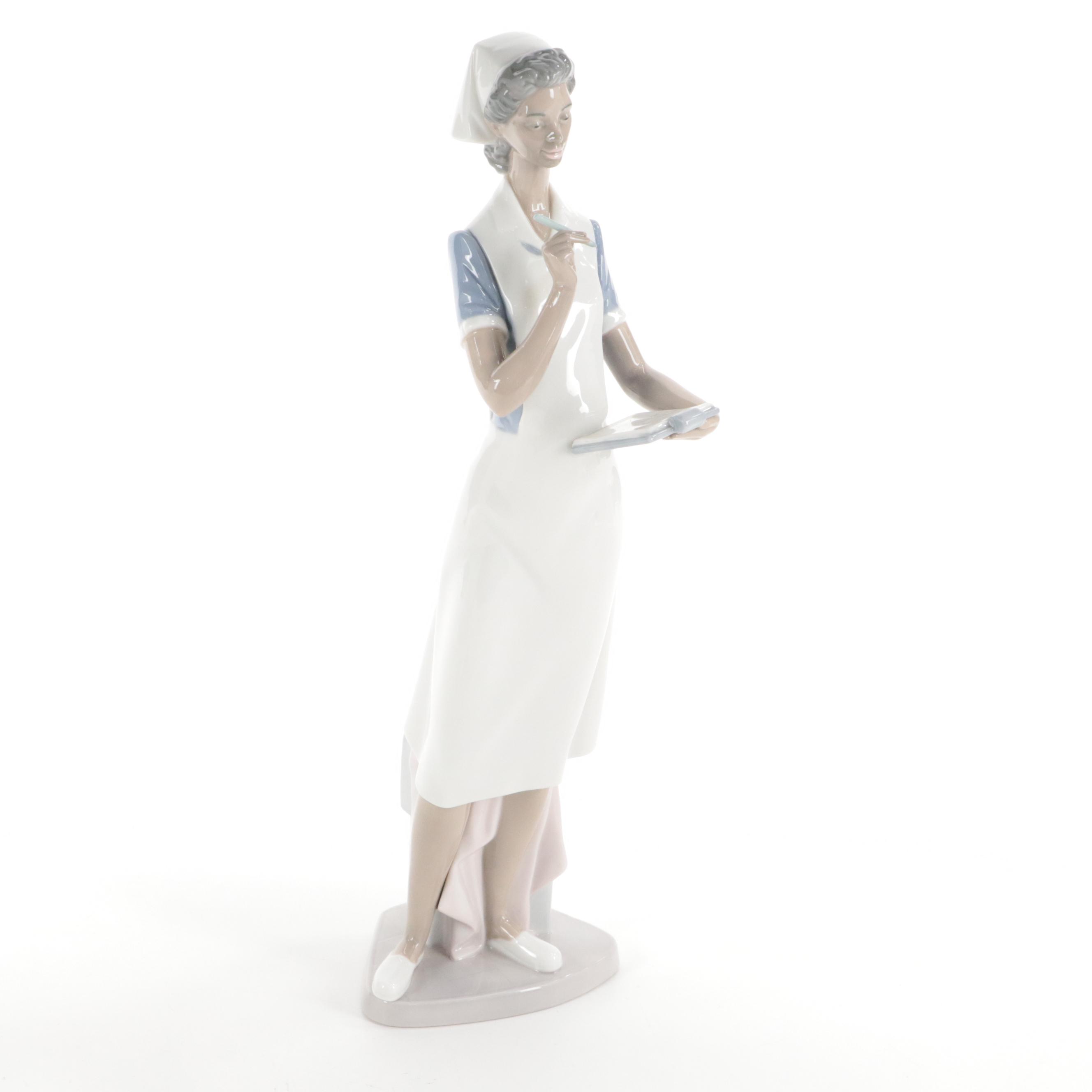 Lladró "Making Rounds" Porcelain Figurine Designed by Marco Antonio Noguerón