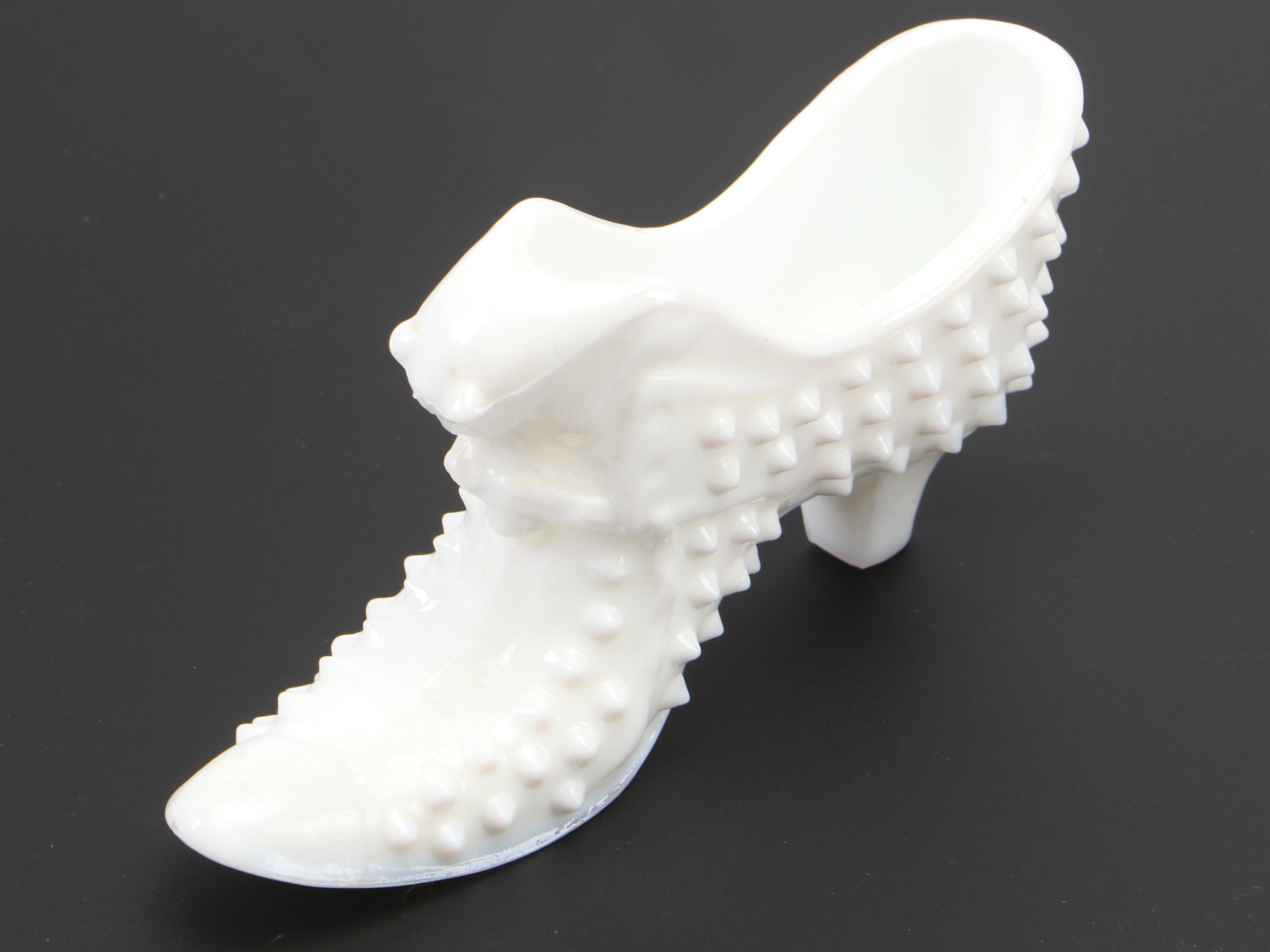 Smith Glass "Daisy and Button Green" Glass Slipper with More Shoe Figurines