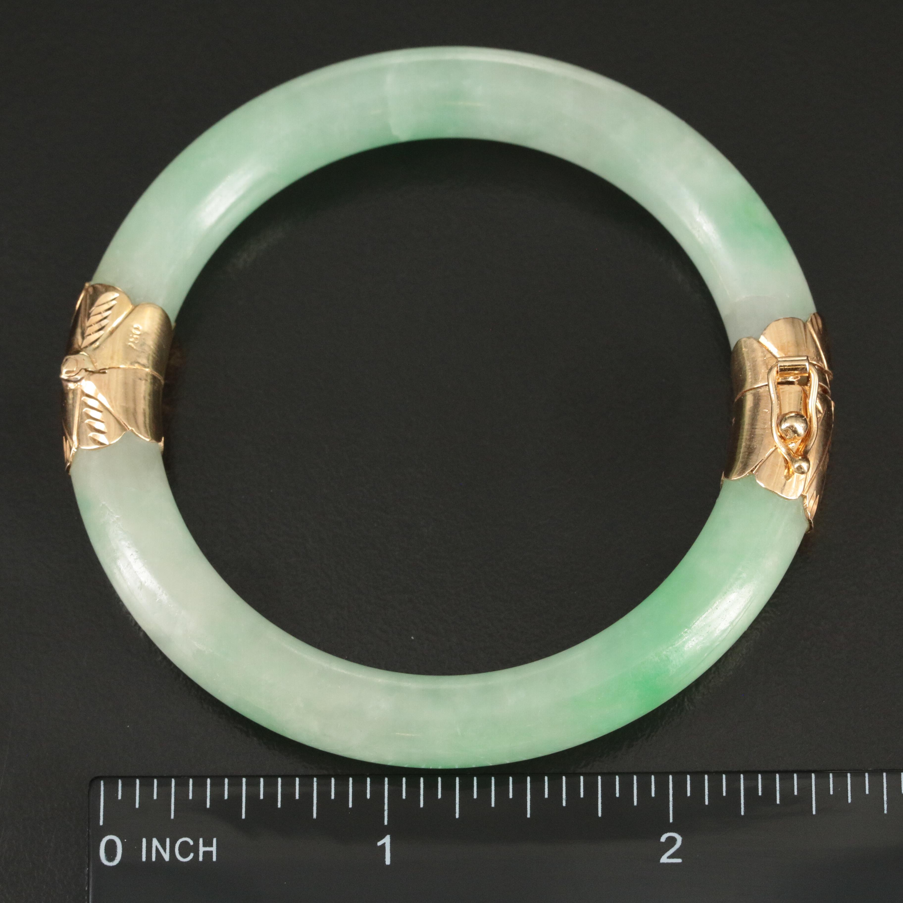 Jadeite Hinged Bangle with 18K